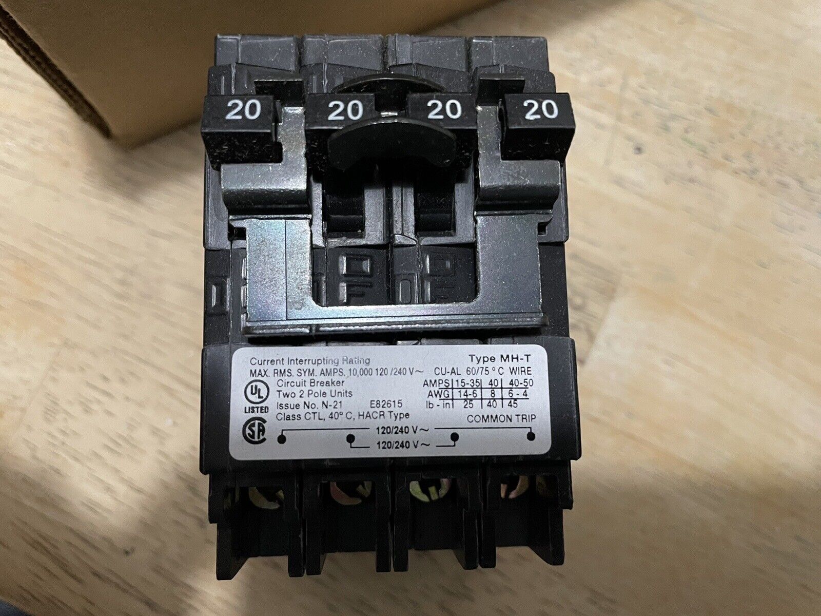 Murray MP220220CT2 20-Amp Quad Circuit Breaker - NEW - Saves Space - 3 Circuits