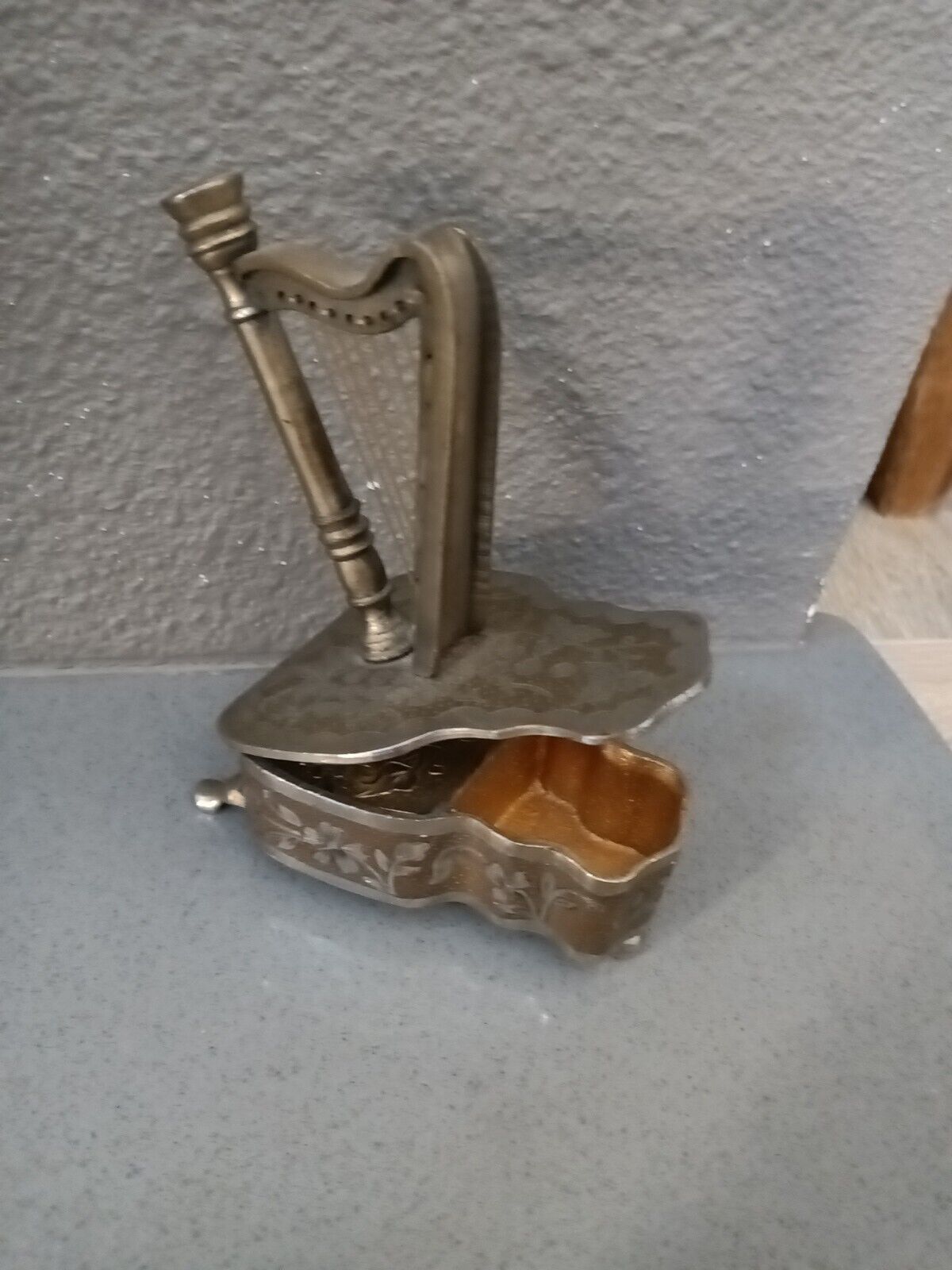 FRED ZIMBALIST Music Box Etched Harp Shape Works Great Collectable 