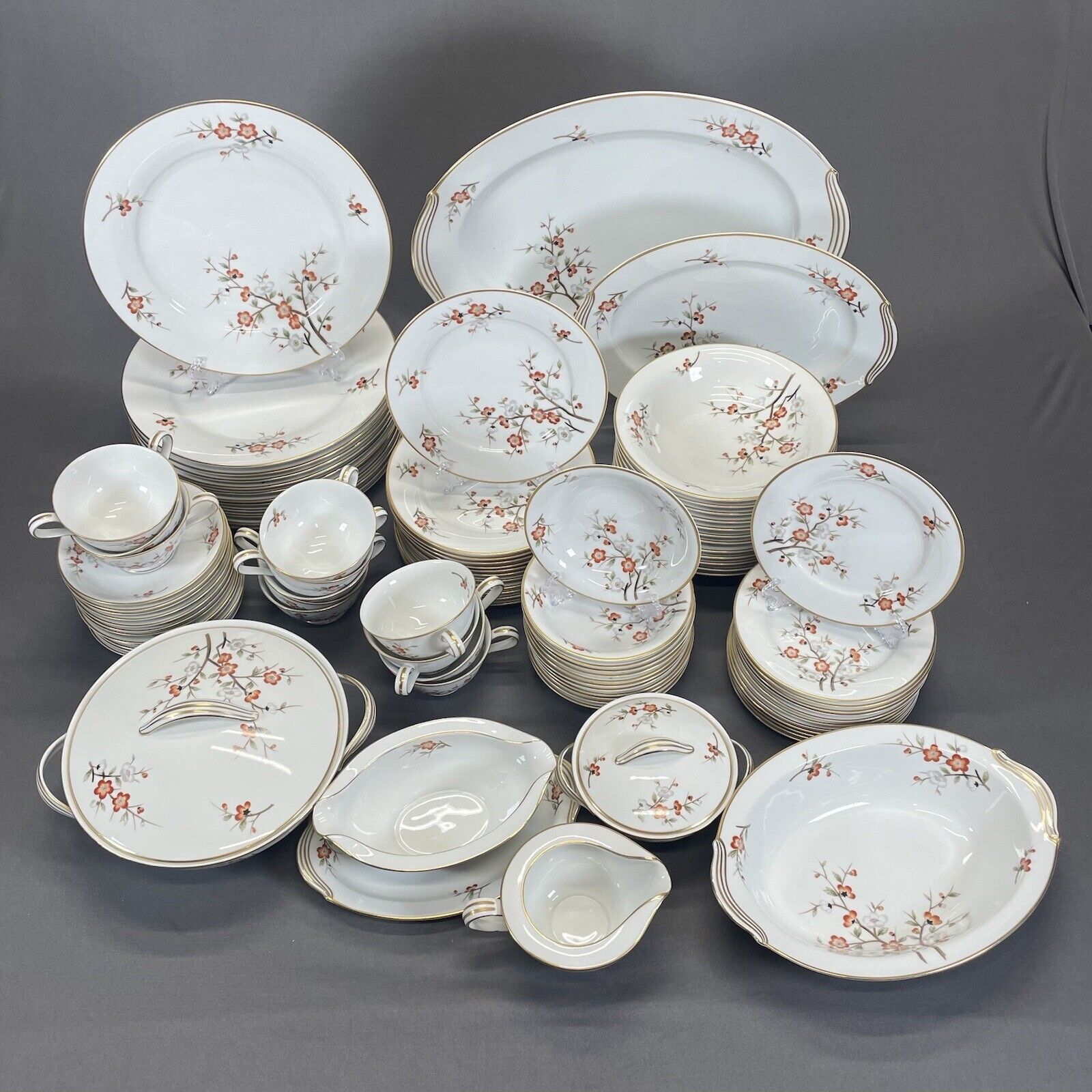 Noritake 5329 Dinnerware Set 91 Piece Service for 12 and Serving Pieces \