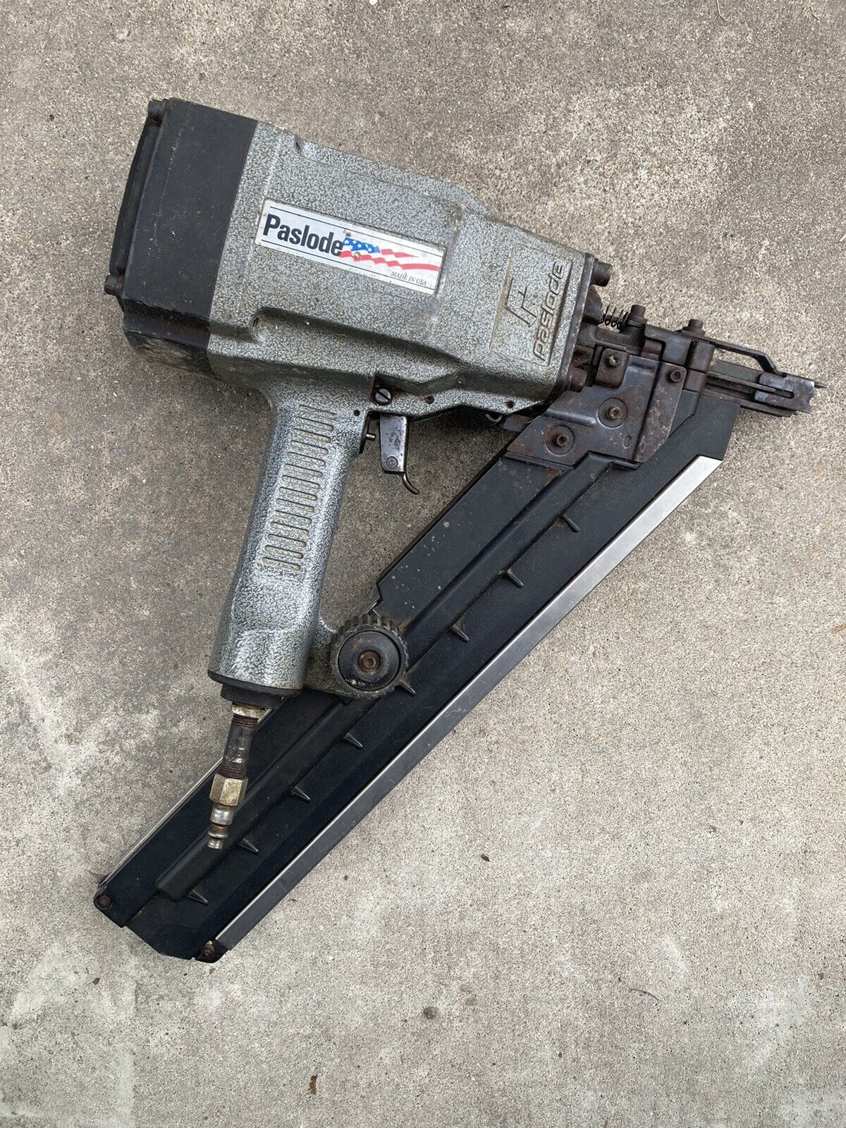 Paslode 5350/90s Nailer Pneumatic Air Nail Gun 3-1/4 in. 30° Untested/ Parts
