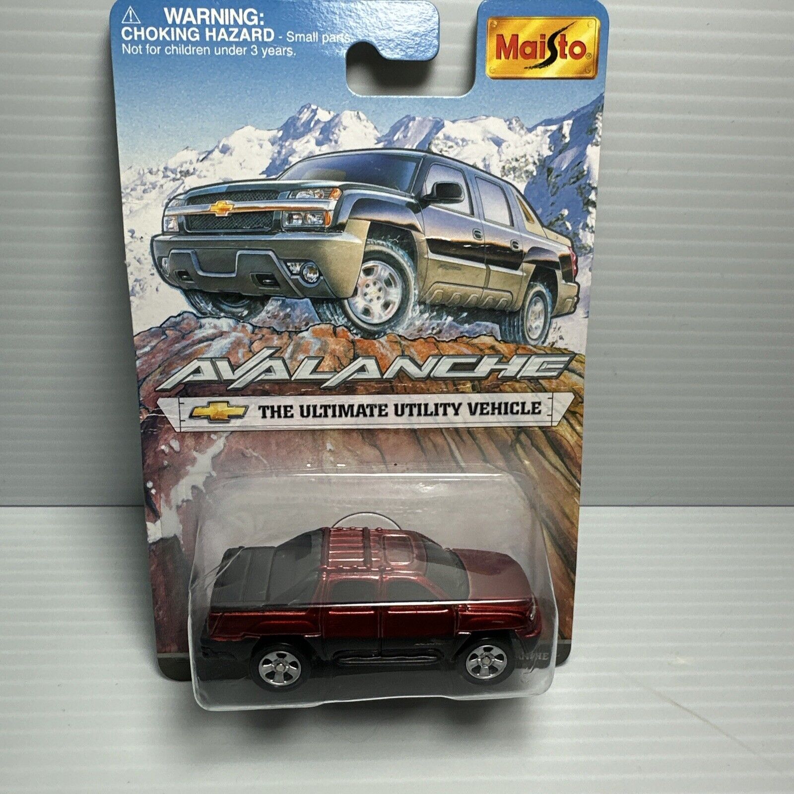 Maisto Chevy Avalanche The Ultimate Utility Vehicle Red Color 1:64 scale