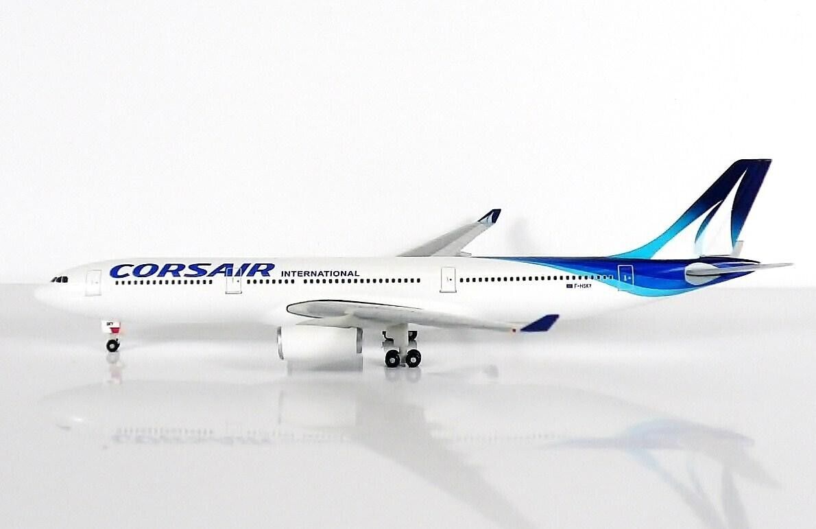 New Sky500 0797CO Corsair International Airbus A330-300, 1:500 diecast model