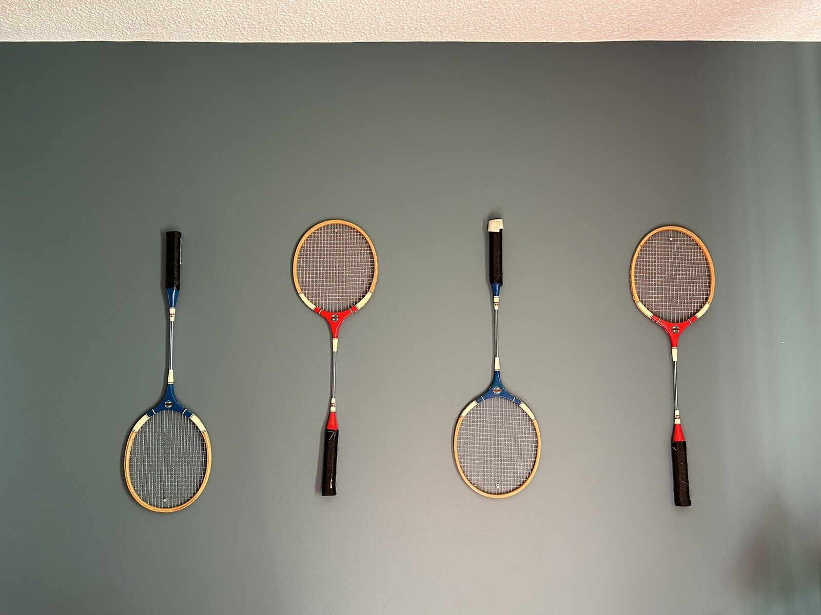 Vintage Wood Badminton Racquets 4 — Hilton