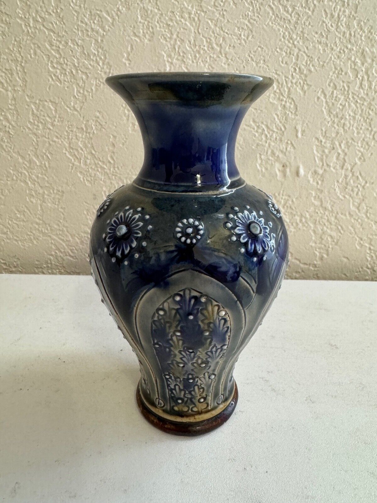 Antique Doulton Lambeth Ceramic Flower Design Vase Minnie G Thompson & Signed EC