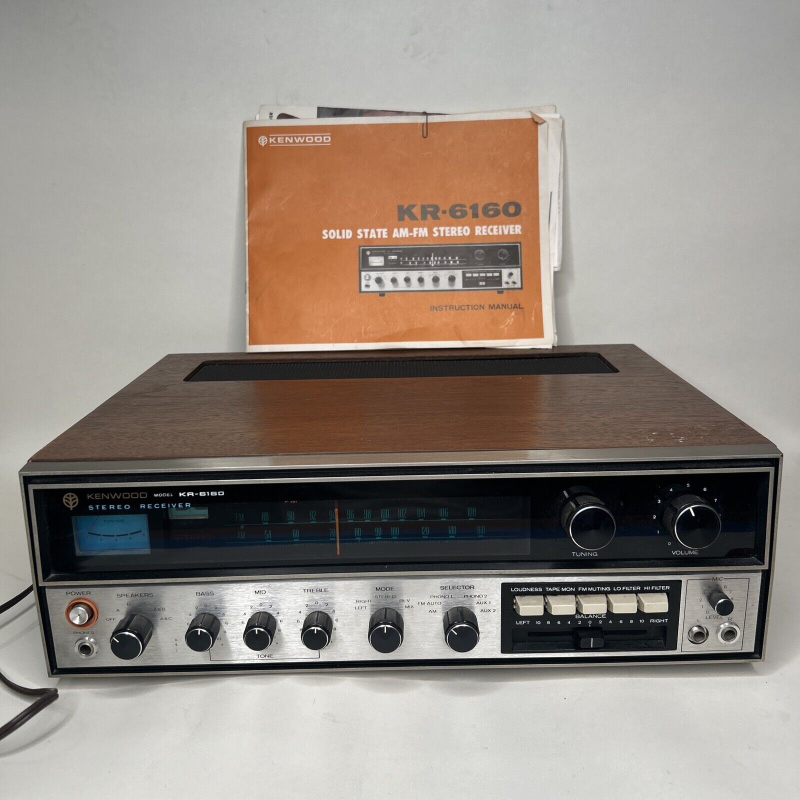 Vintage Kenwood KR-6160, 65W AM/FM Receiver, 110-240V, 1970. NICE
