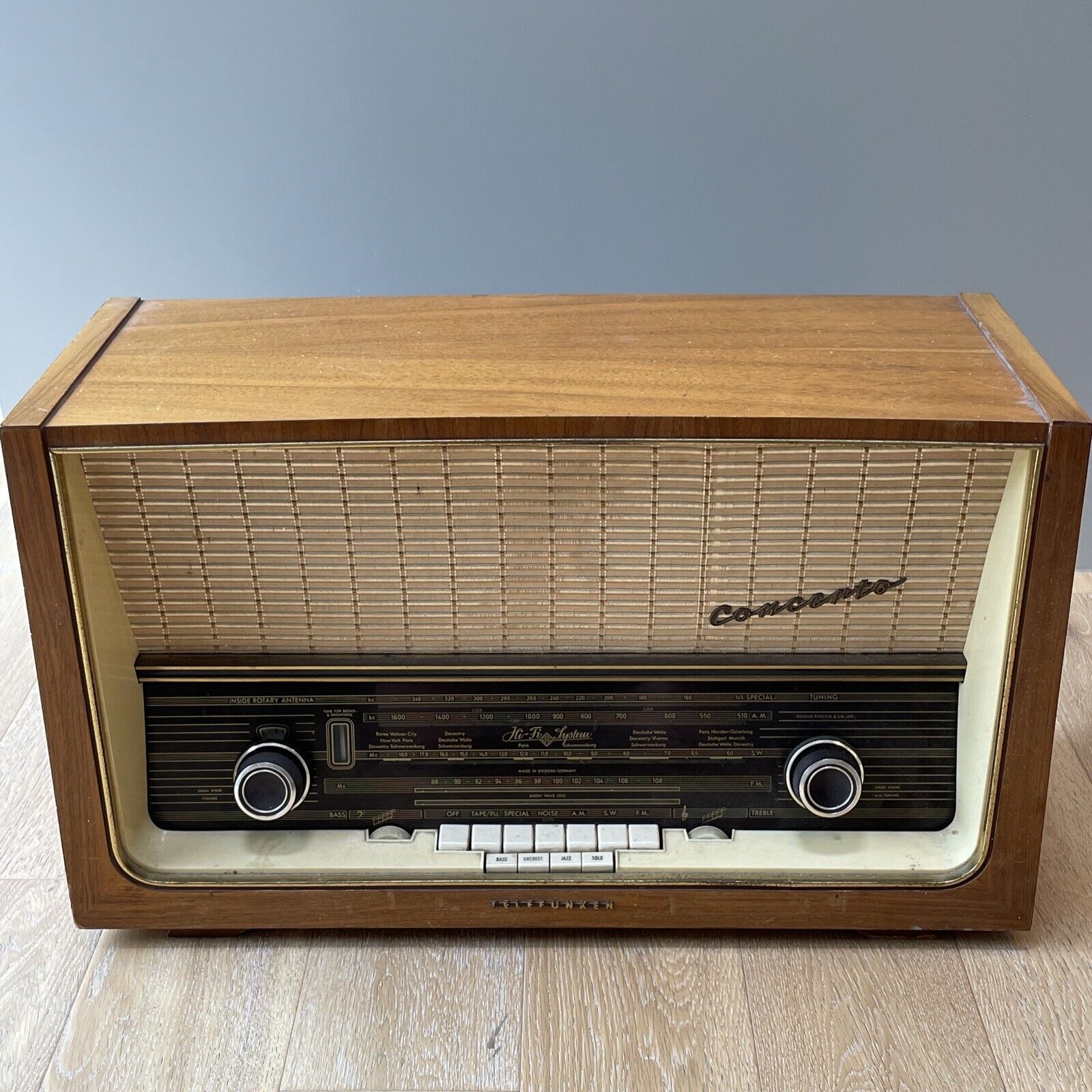 Vintage 1959 Telefunken Concerto 9U High Fidelity Radio Made In West Germany