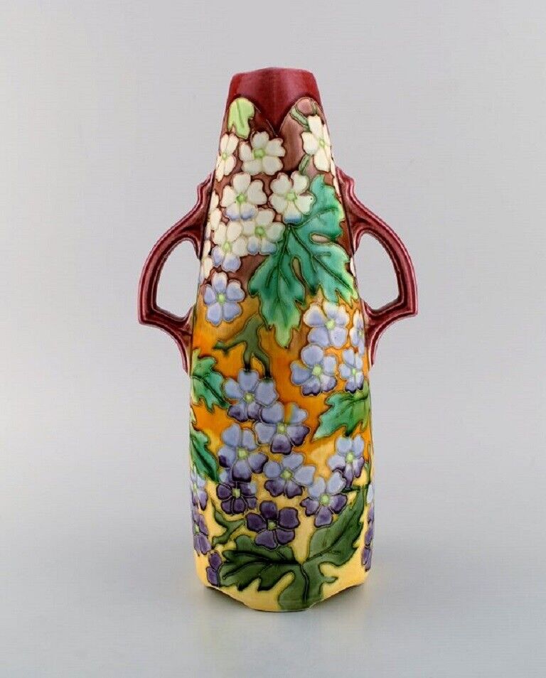 Large antique Art Nouveau vase with handles in glazed ceramics.