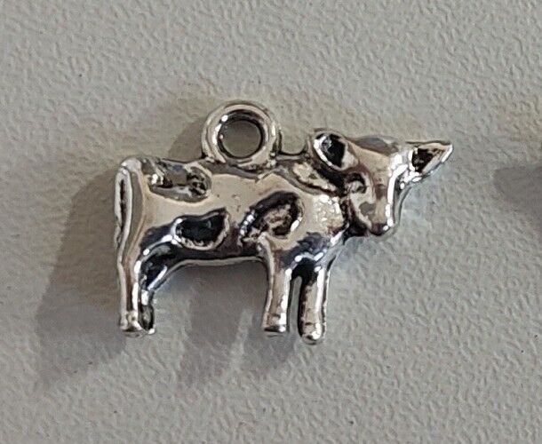 Cow Charm Antique Silver Tone 2 Sided for jewelry making, DIY crafts (case 1-15)