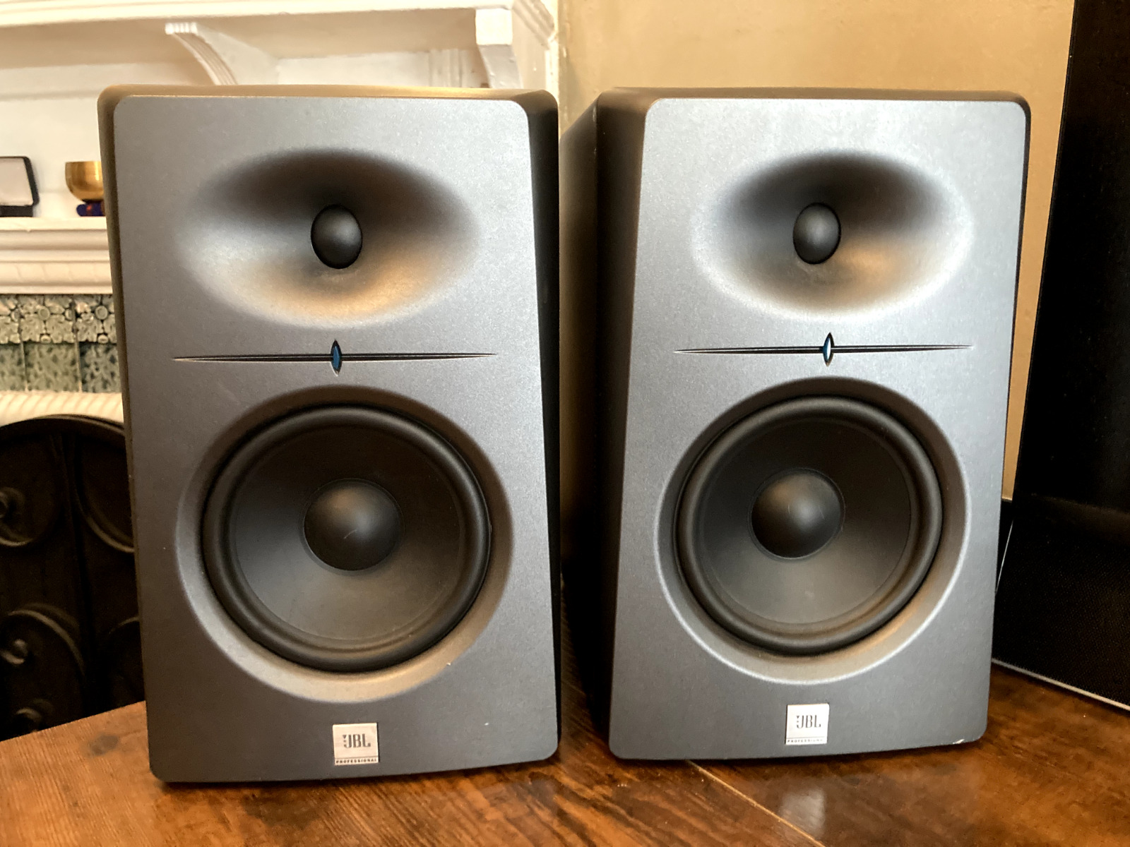 PAIR JBL LSR 2300 SERIES REFERENCE  STUDIO MONITORS/SPEAKERS EXCELLENT CONDITION