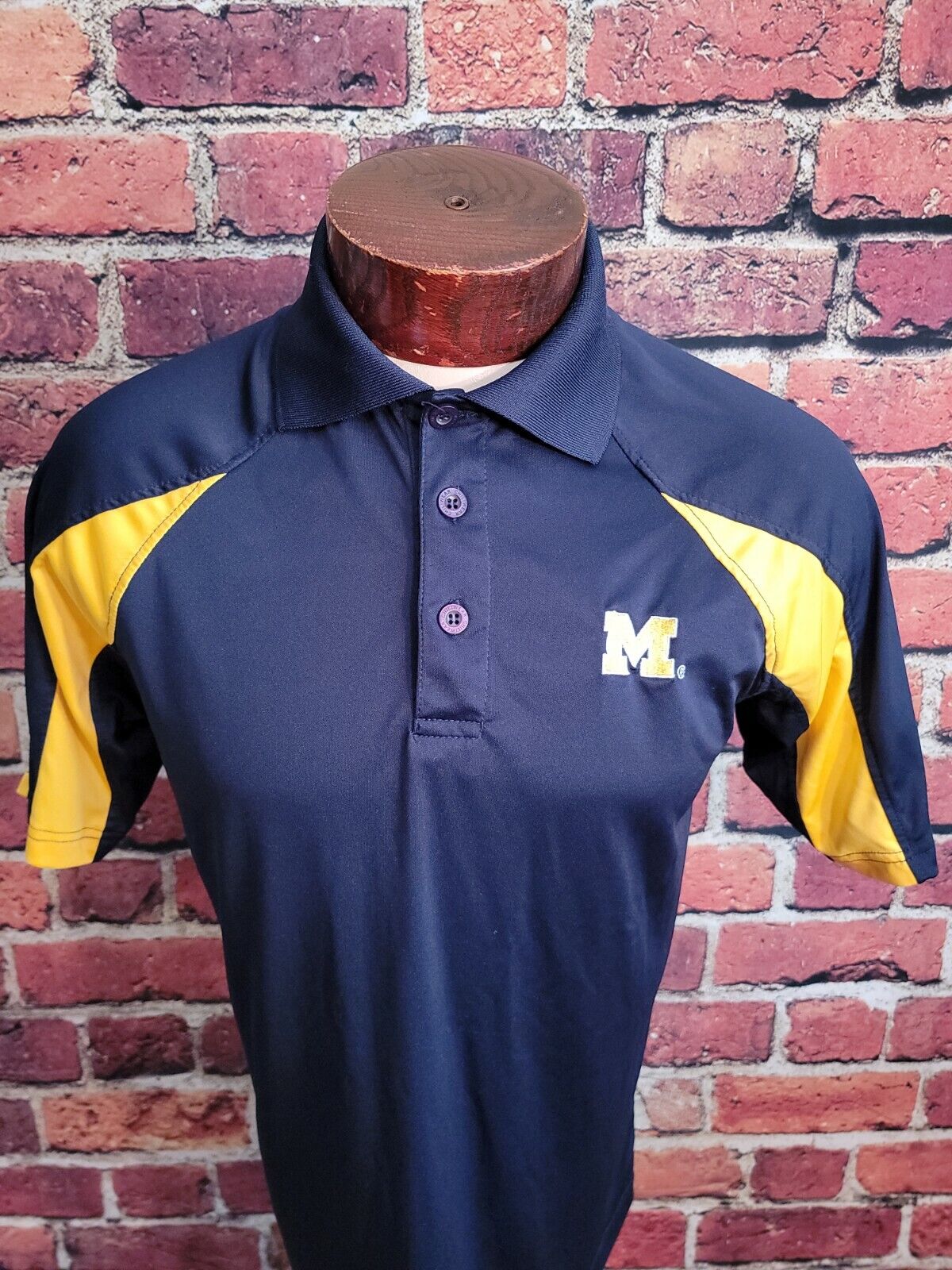 Michigan Wolverines Men\'s Small Blue Yellow Short Sleeve Golf Polo Shirt