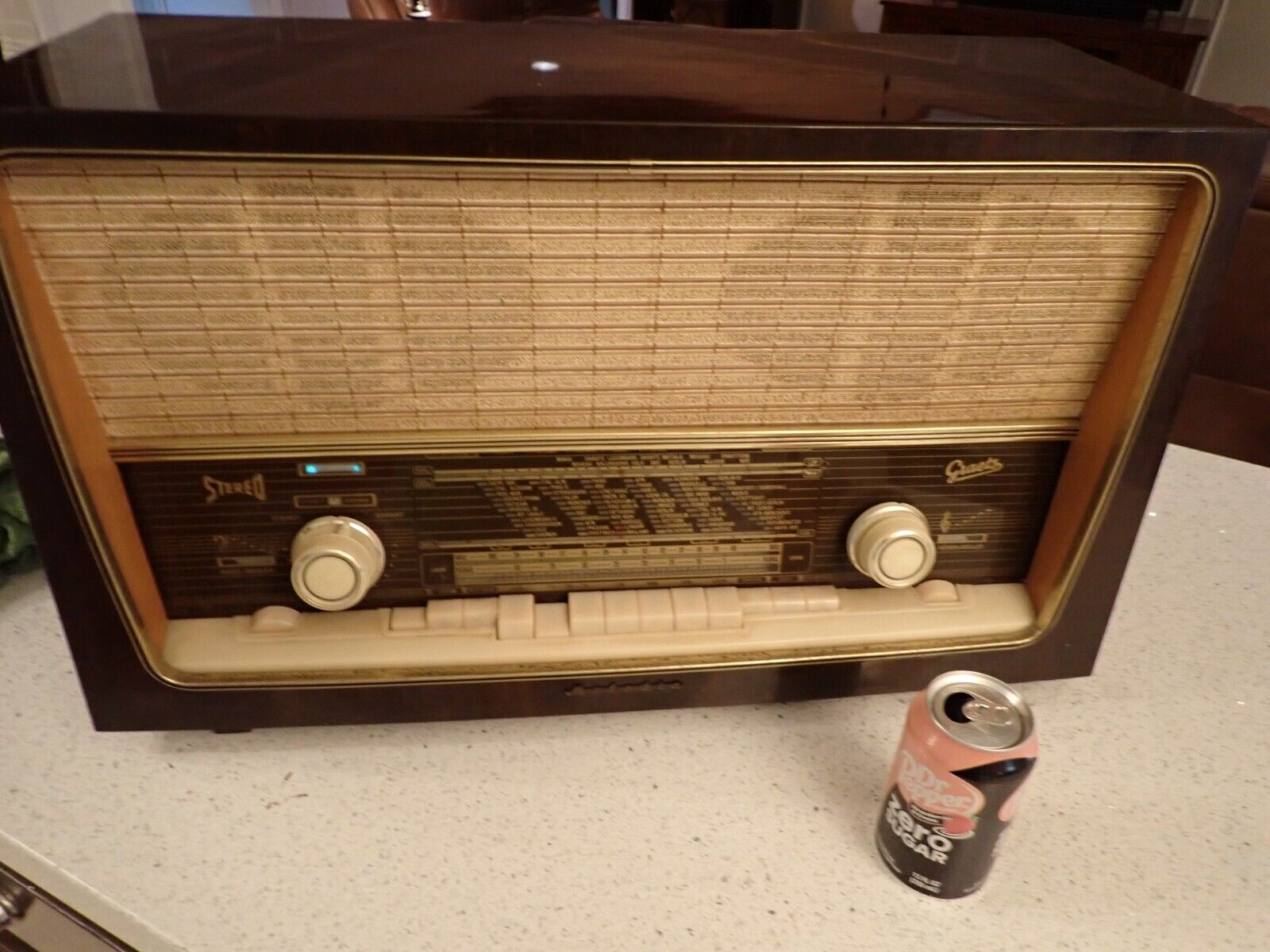 Rare German Vintage Graetz Melodia Tube Radio Large tabletop some signs of life