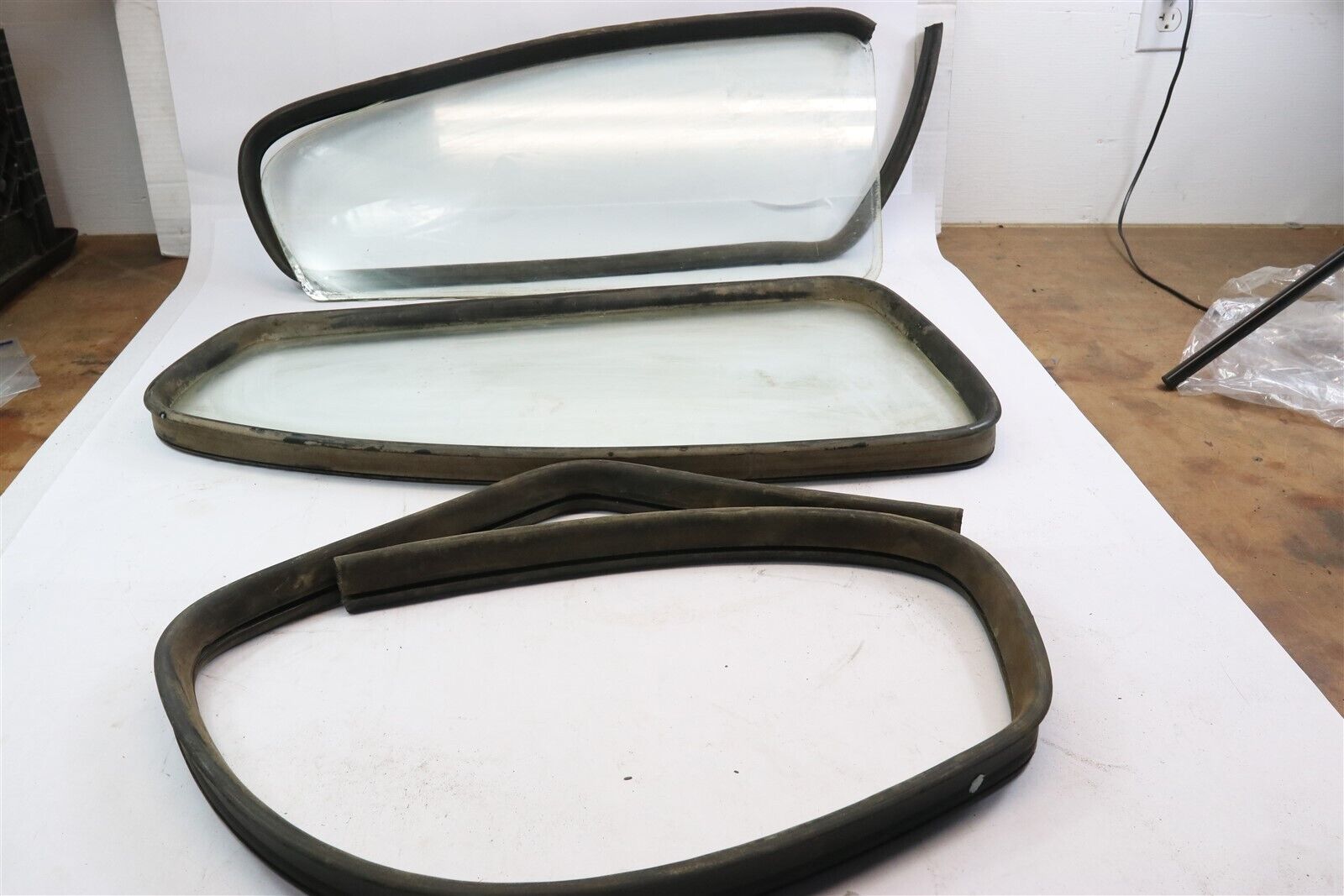 1951-1954 HENRY J REAR SIDE WINDOWS USED  SOLD AS A LOT OF 2