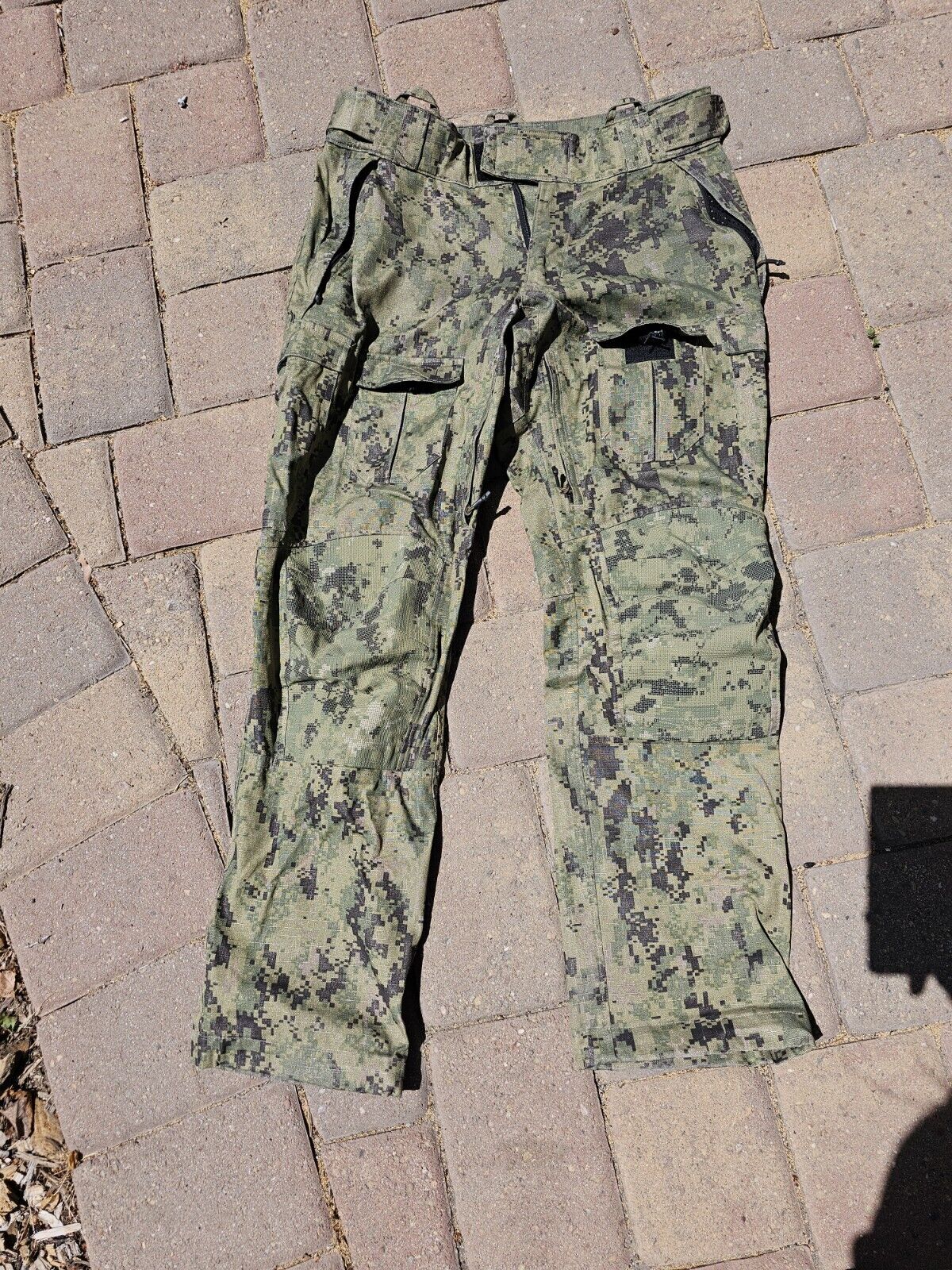 Beyond Clothing AOR2 A9 Element Pants Large Milliken Conceal Tech NSW DEVGRU