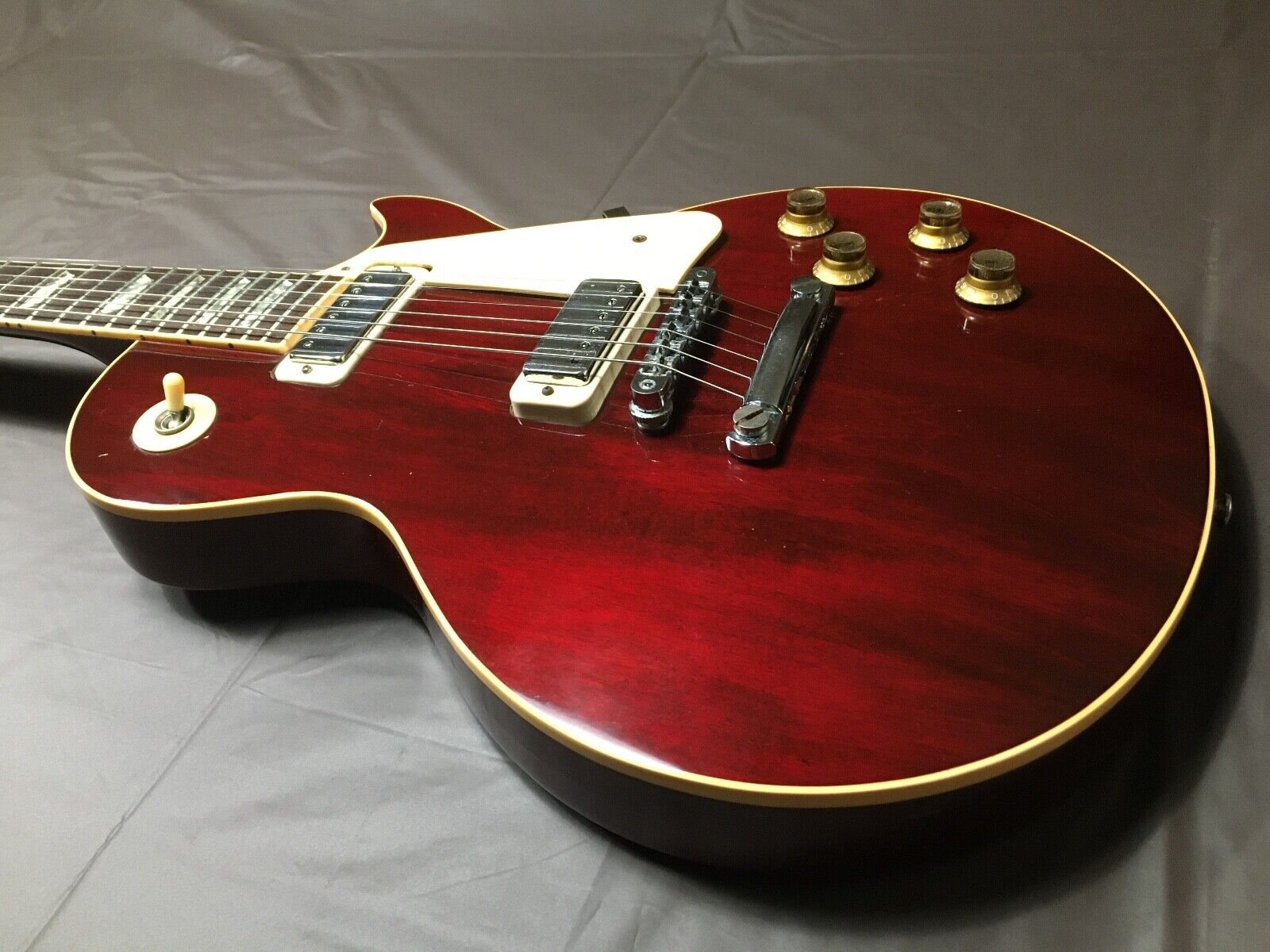 1977 Gibson Les Paul Deluxe Wine Red