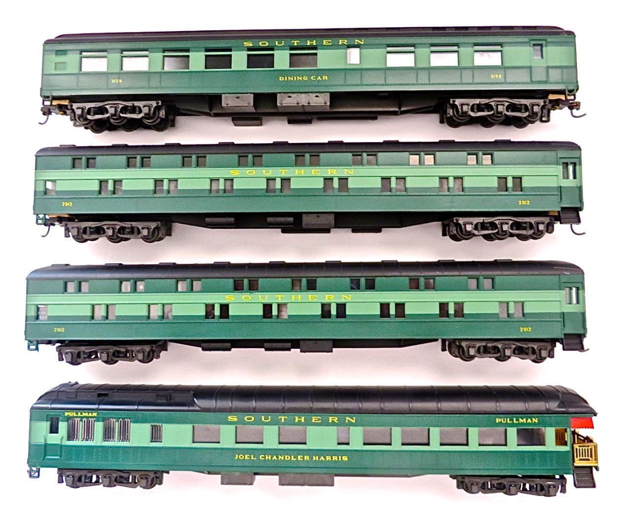 Set of 4 Rivarossi SOUTHERN Smooth Side Upgraded Passenger Cars   Low Shipping