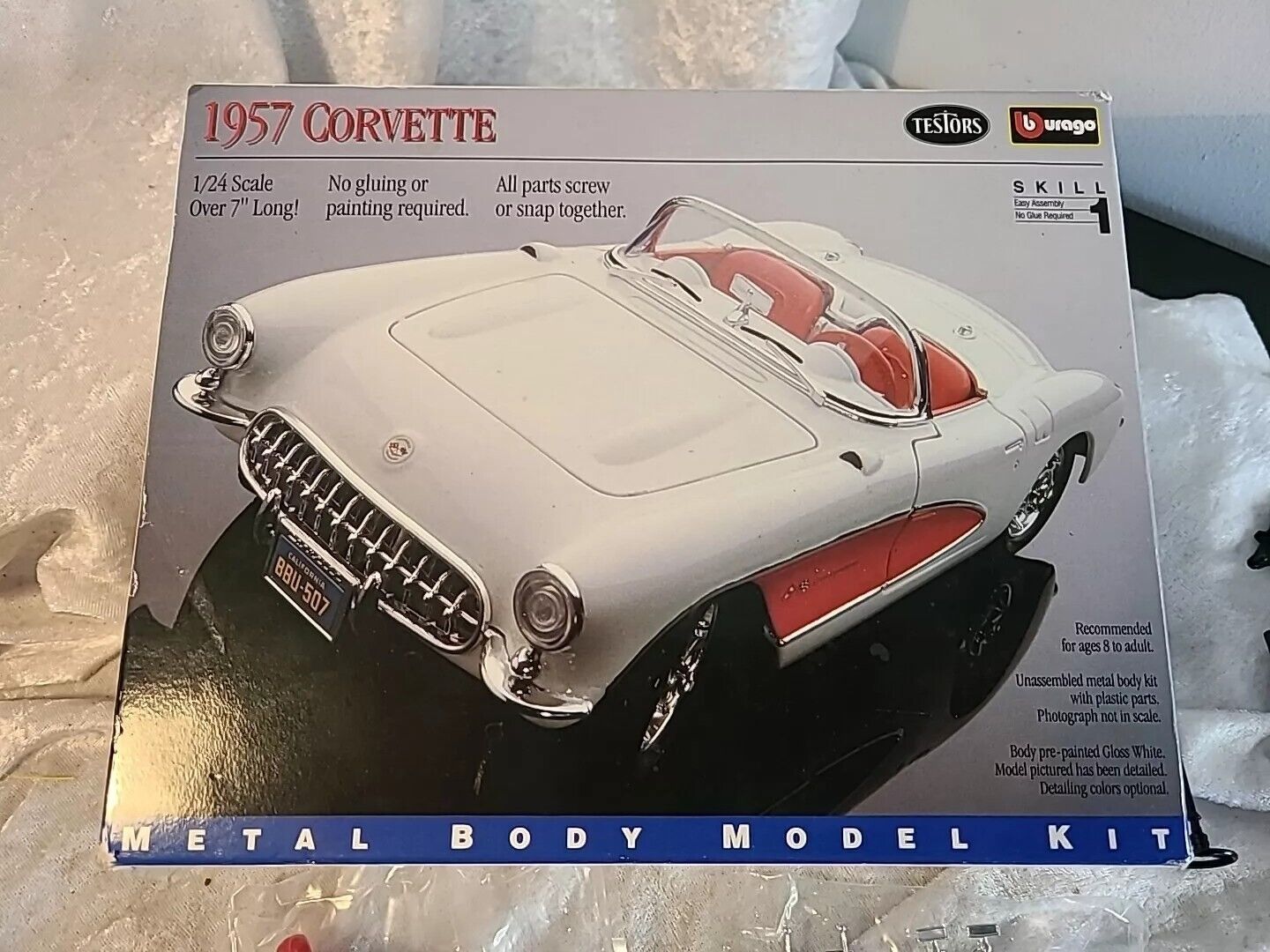 Testors Burago 1957 Corvette 1:24 Metal Body Chevrolet Chevy #166 Model Car Kit