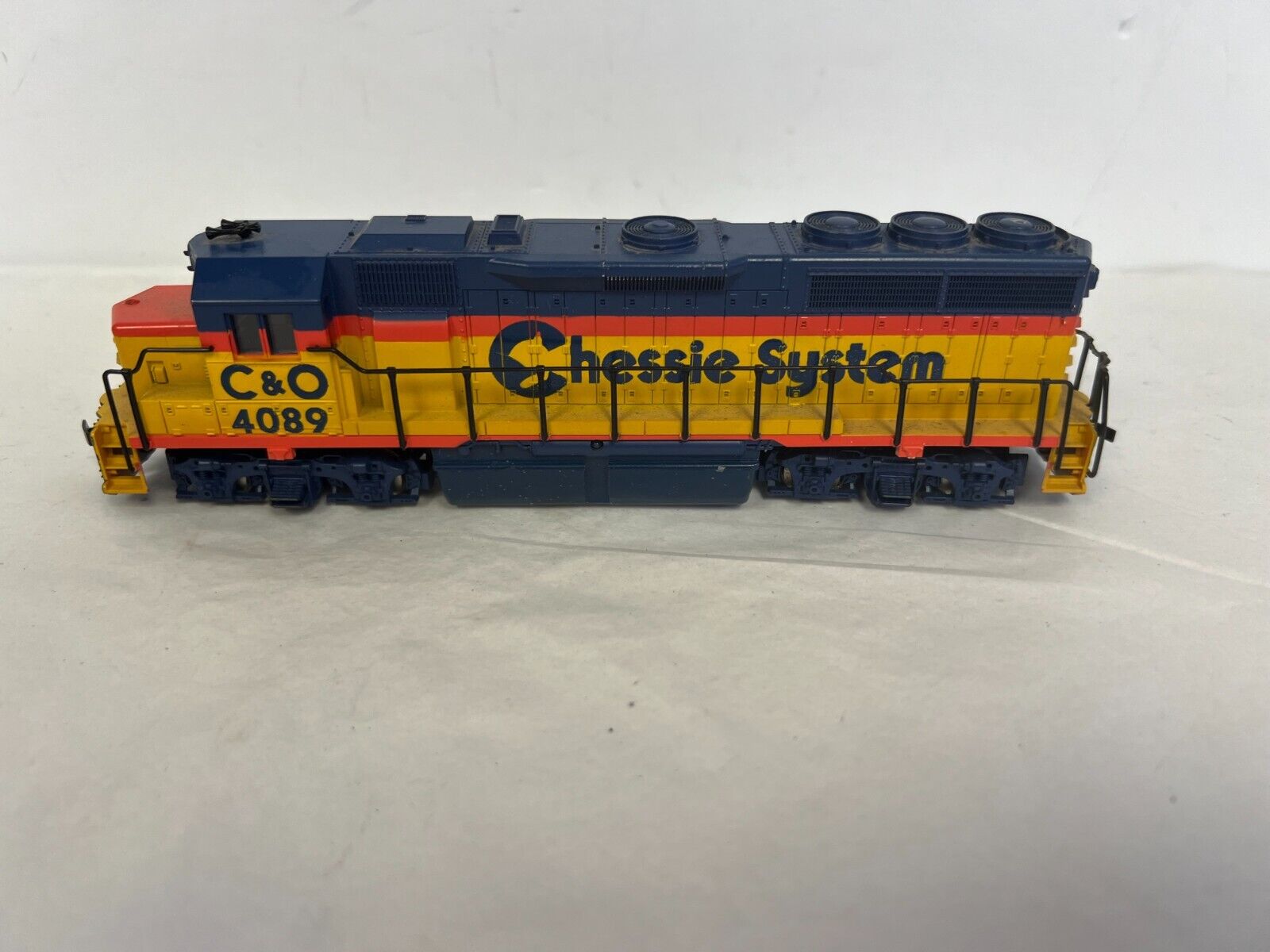 C&O CHESSIE SYSTEM 4089 GP40 Diesel Locomotive - BACHMANN HO Engine WORKS