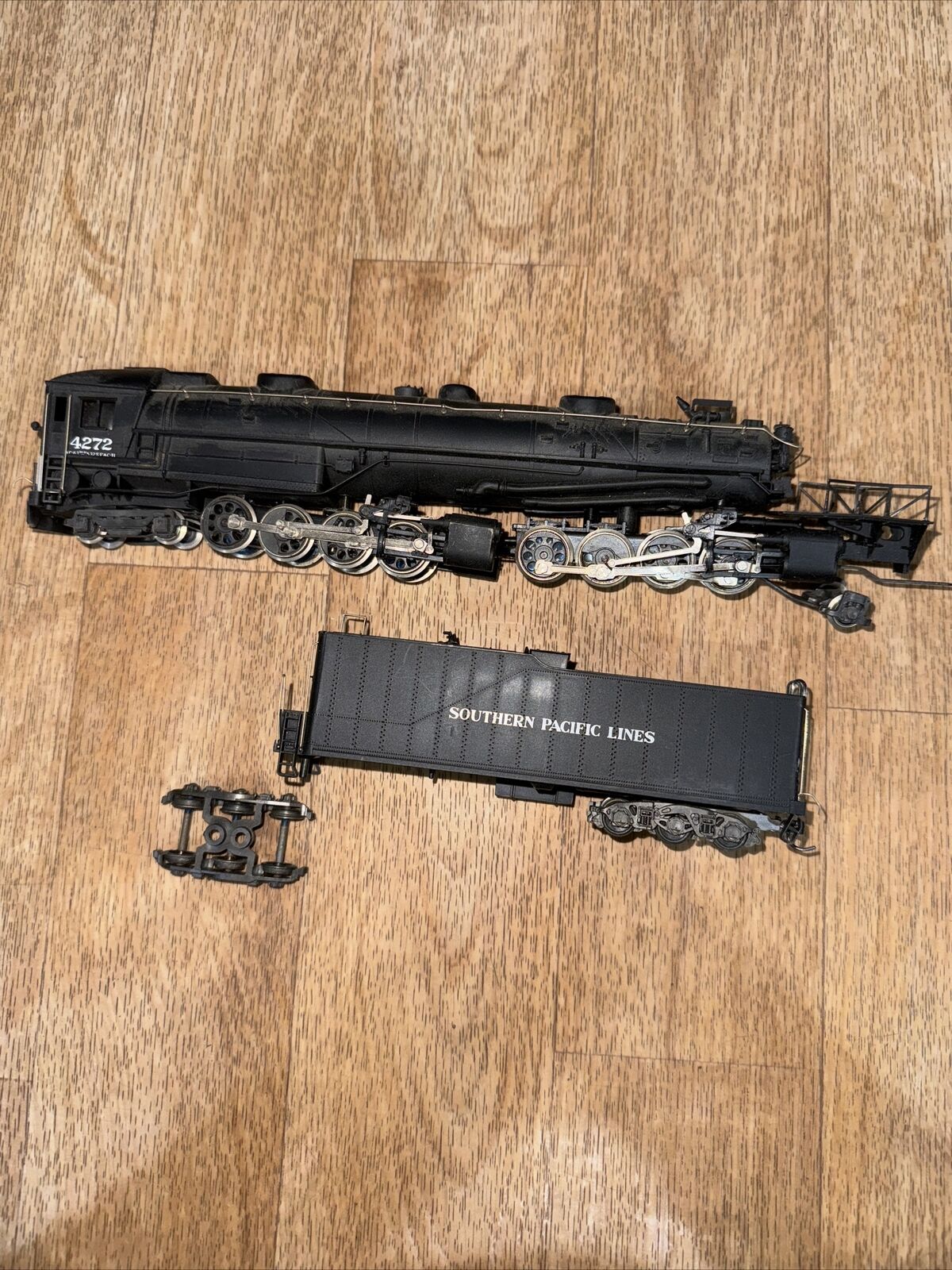 Rivarossi Ho Southern Pacific 4272 Forward Cab Locomotive And Tender
