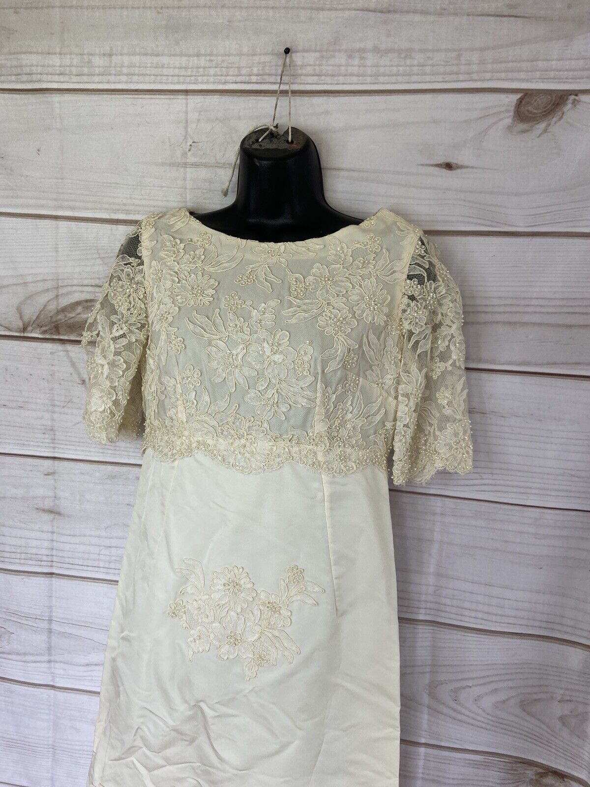 Vintage Ivory Wedding Dress 1970’s 4 6 8? Unworn With Removeable Train Y1