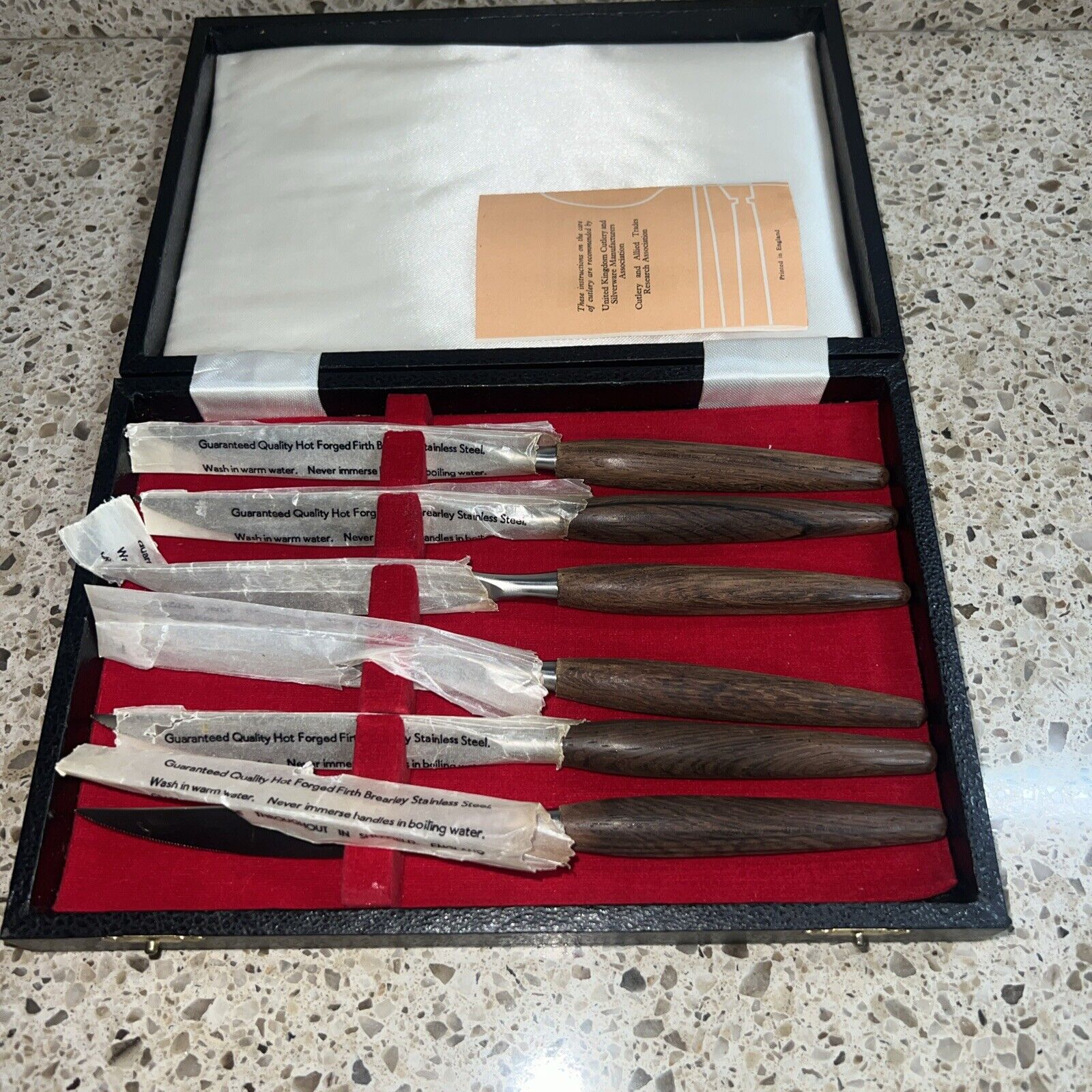 6  Sheffield Steak Knives Set in Box
