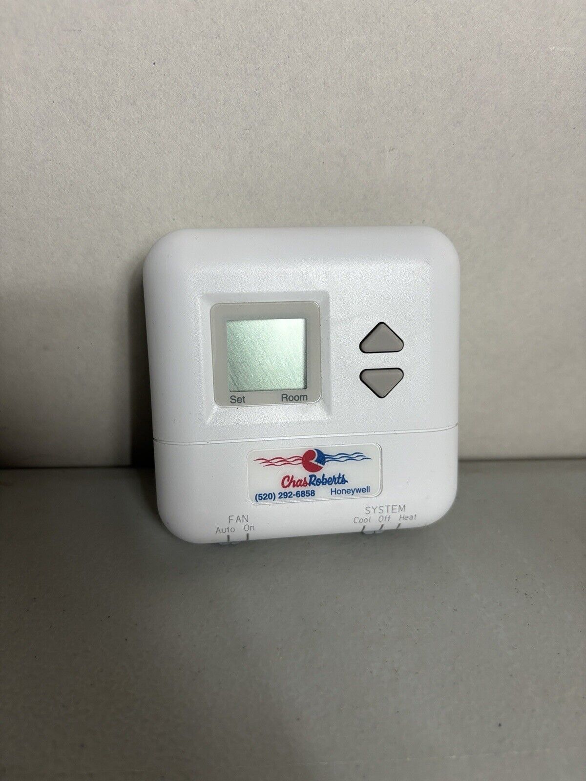 Honeywell Tradeline T8401C Electronic Thermostat 1148 (1)