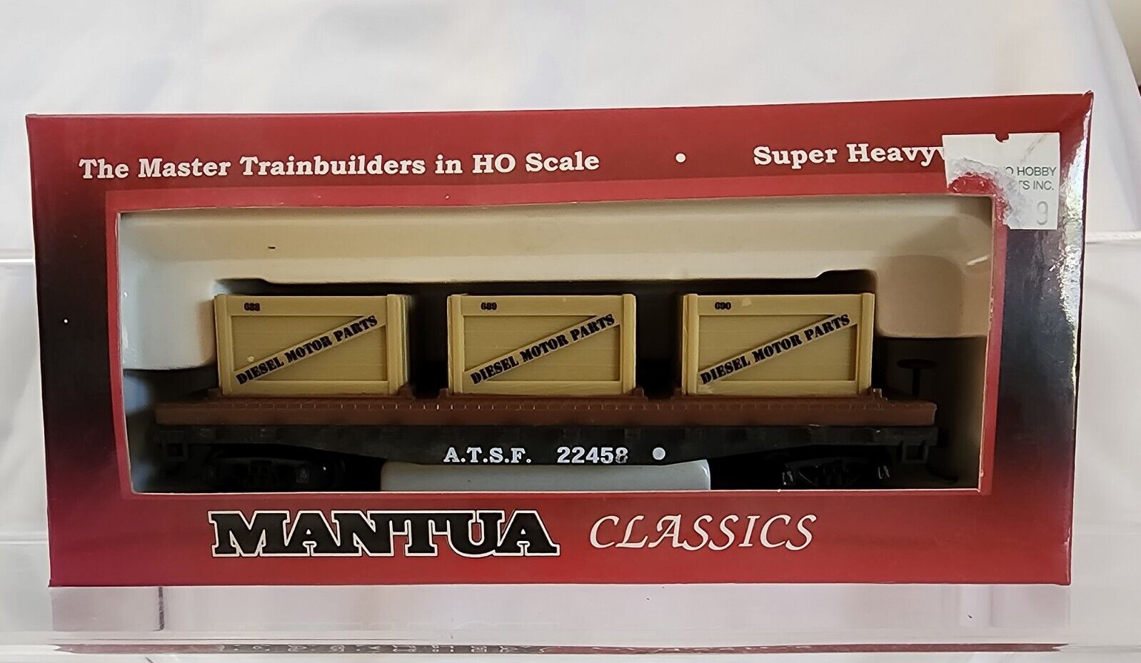 Mantua Classics 727001 HO 40\' Flat car Santa Fe #22458 with Diesel motor crates