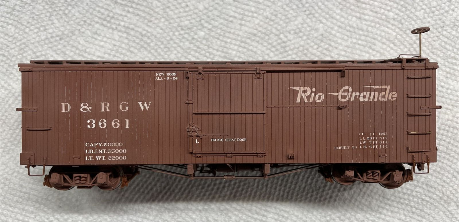 PBL or Grandt Line Sn3 RTR 30\' Box Car D&RGW #3661 Flying Grande Weathered 1:64