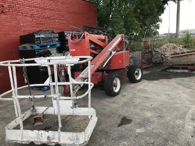 Good Used Snorkel Articulated Boom Lift UNO41 4x4