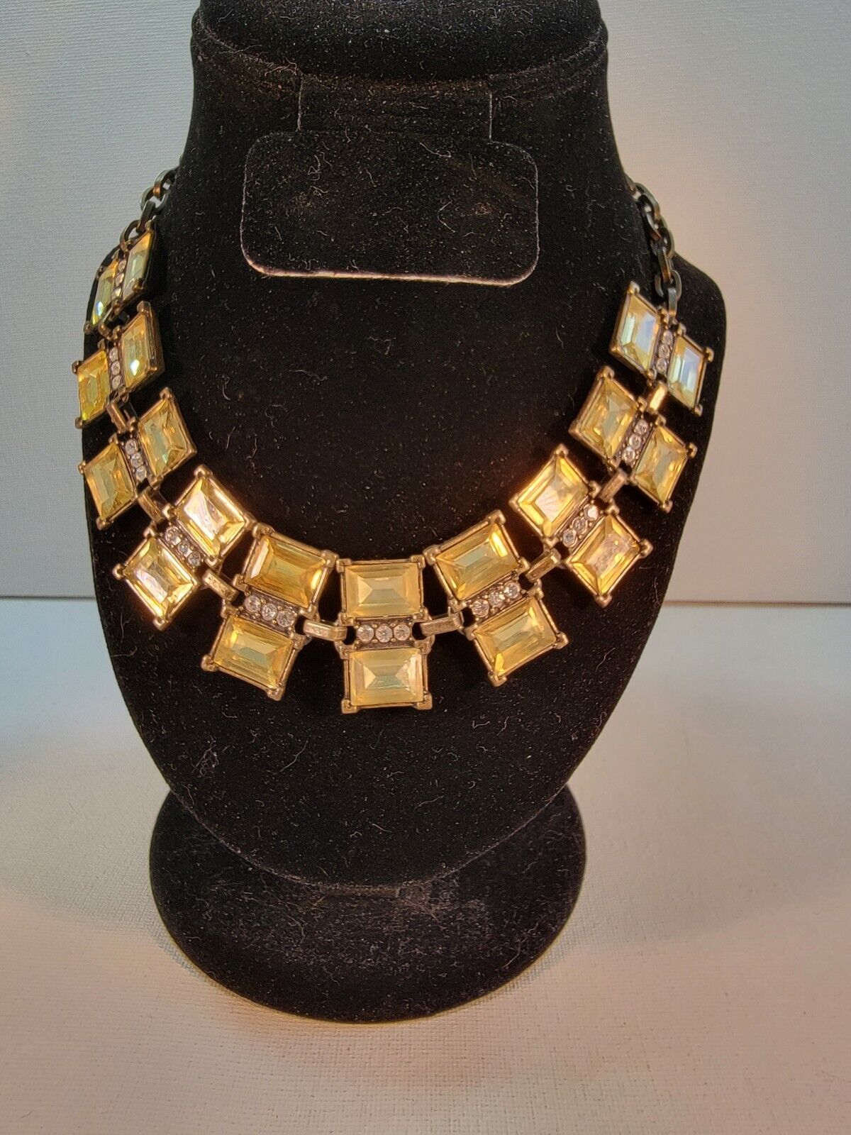 Vintage Necklace Yellow Glass Glows Under Black Light Choker Style