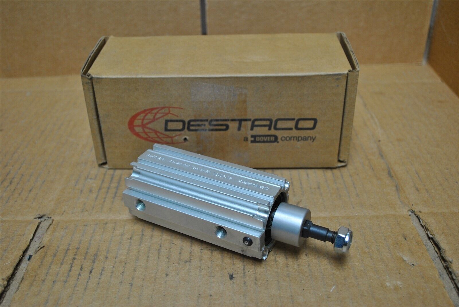 DE-STA-CO Pneumatic Swing Clamp - New in Box - Part No. 9540-2R