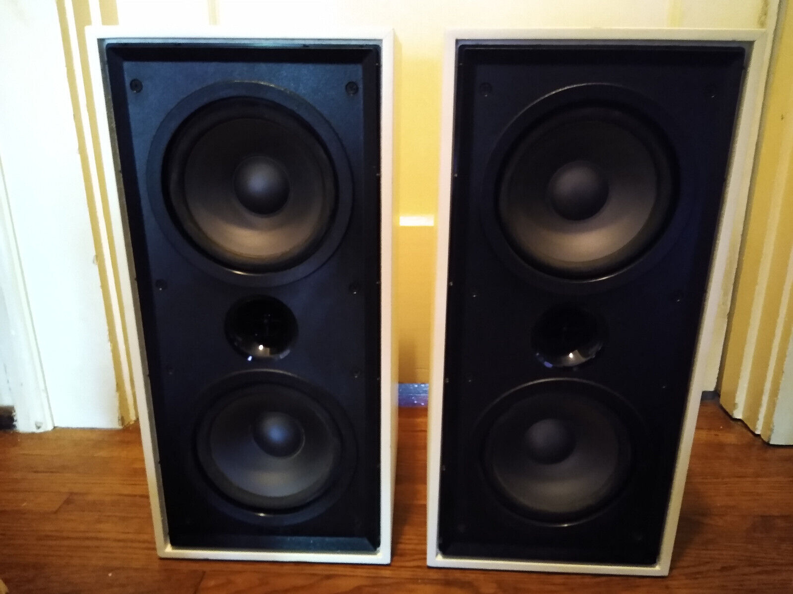 Vintage Klipsch KG 2.2 Floorstanding Speakers - Rare White