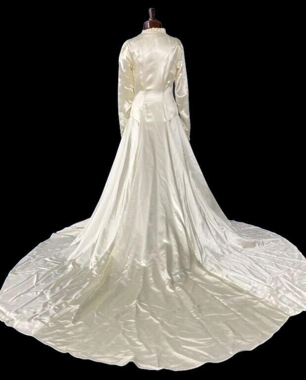1940\'S Vintage Liquid Satin Formal Wedding Dress Long Train Vogue Special Design