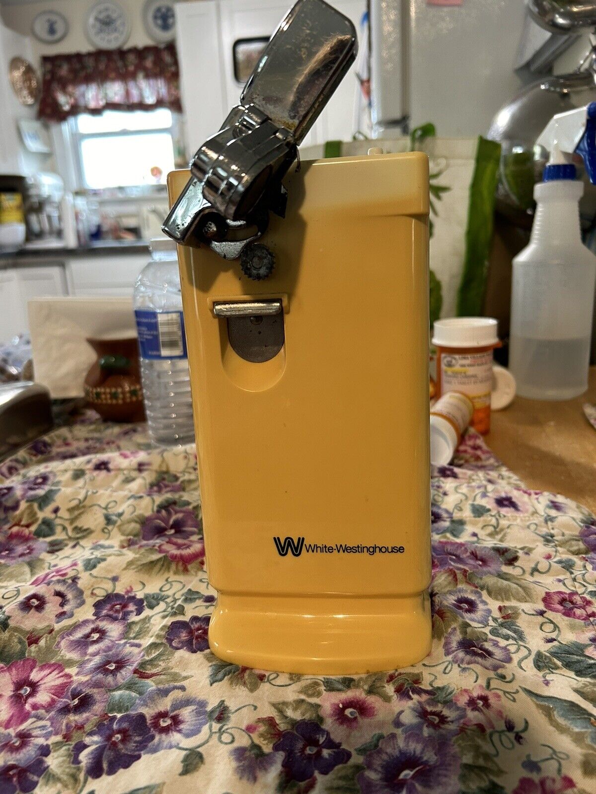 white-westinghouse vintage electric can opener