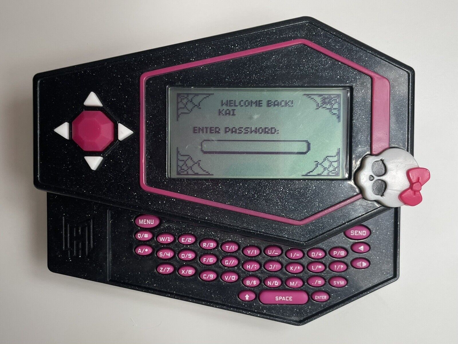 2009 Working Mattel Monster High Rare ICOFFIN Handheld Electronic Phone Game