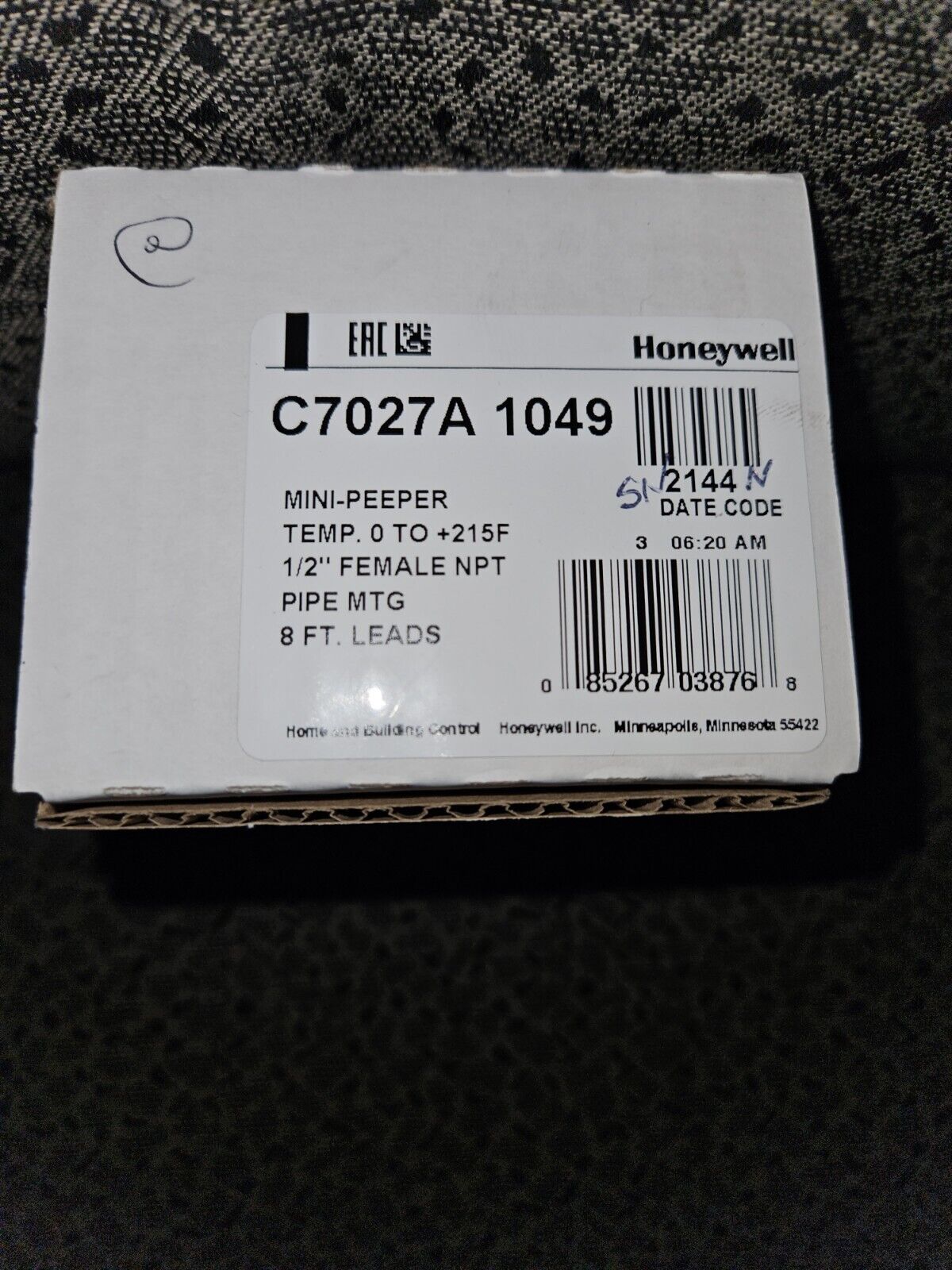 New Genuine HONEYWELL C7027A1049 C7027A 1049 Flame Detector Sensor