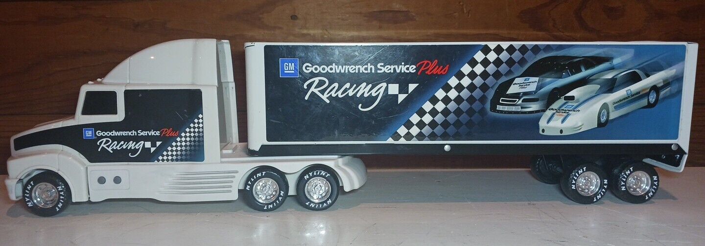 Nylint GMC 18 Wheeler Semi Truck GM Goodwrench Service Plus Racing, Sounds 1997