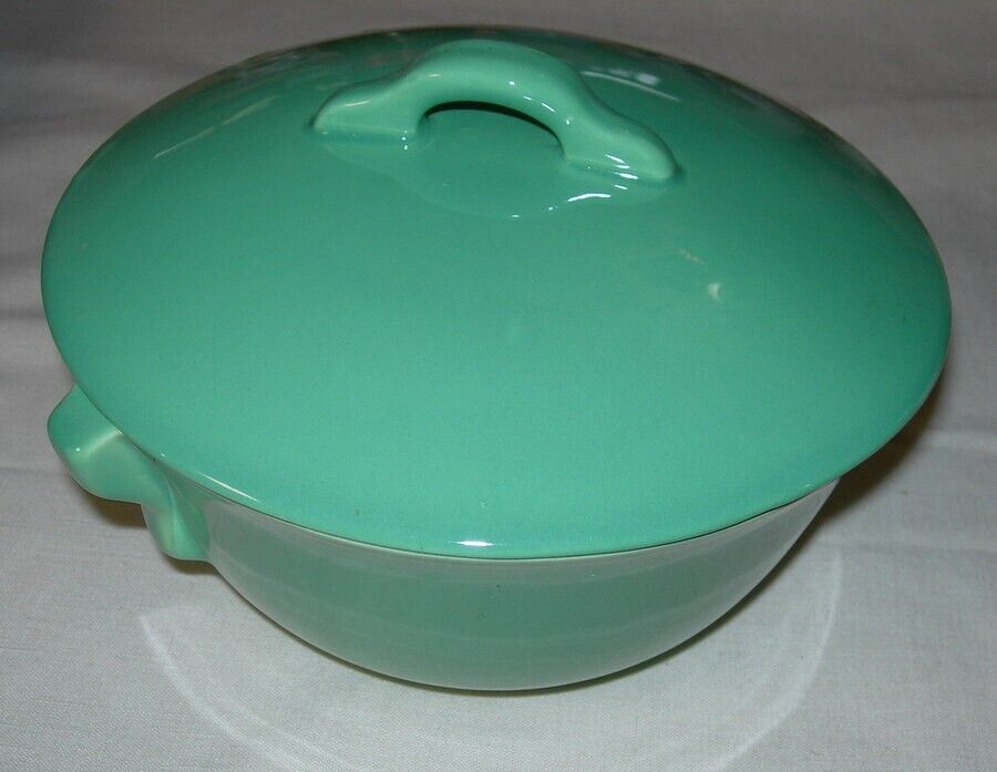 Vintage Franciscan  El Patio Apple Green Glossy Covered Casserole USA 1939-42