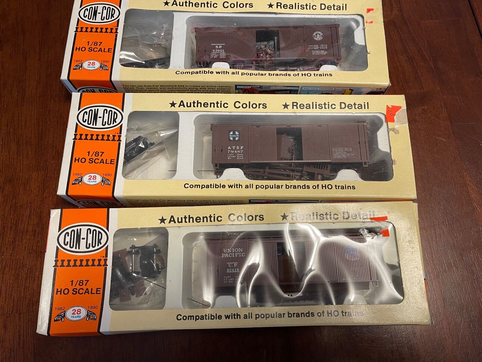 HO Scale Con-Cor Old Time Box Cars Kits (3)