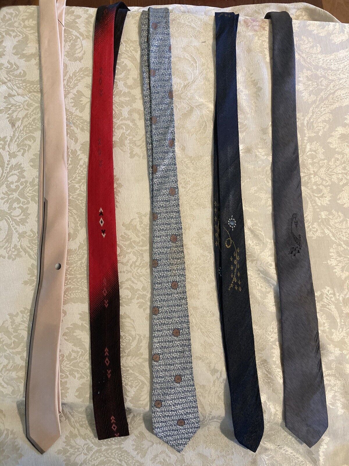 vintage 1960-70 Men\'s ties - excellent condition - one owner - 