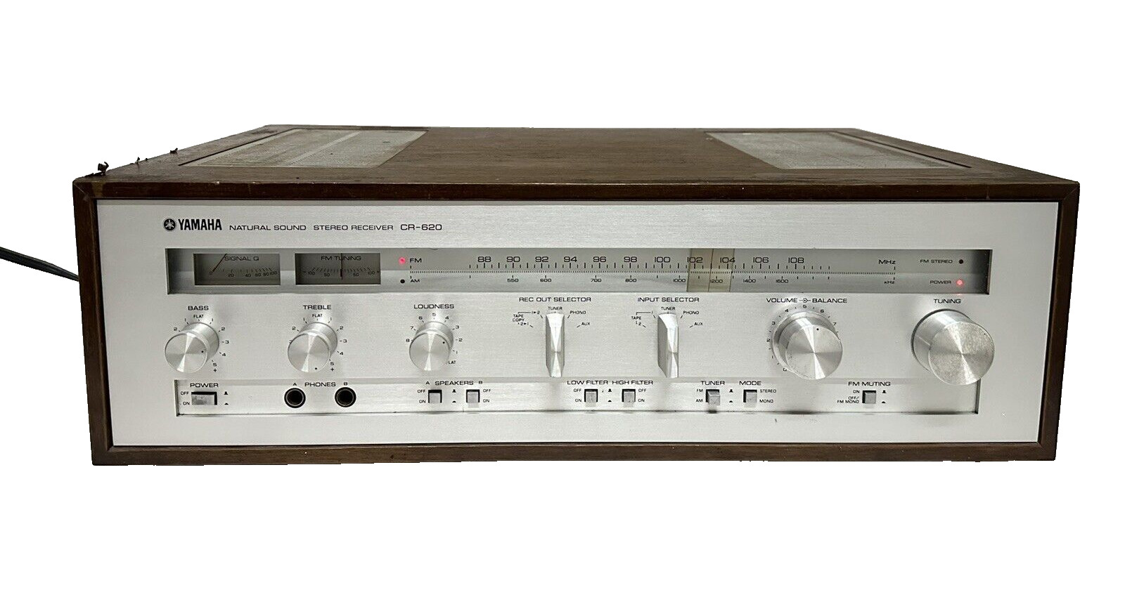 Vintage 1970s Yamaha CR-620 AM/FM Stereo Receiver ~ 22 WPC into 8Ω (Stereo)