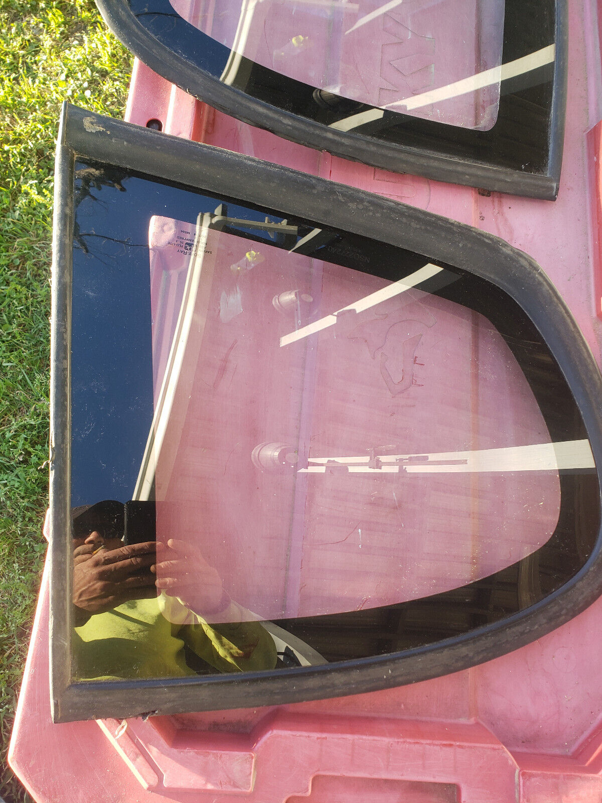 left rear quarter glass, right rear quarter glass Both from 2004 Chevy Monte Car