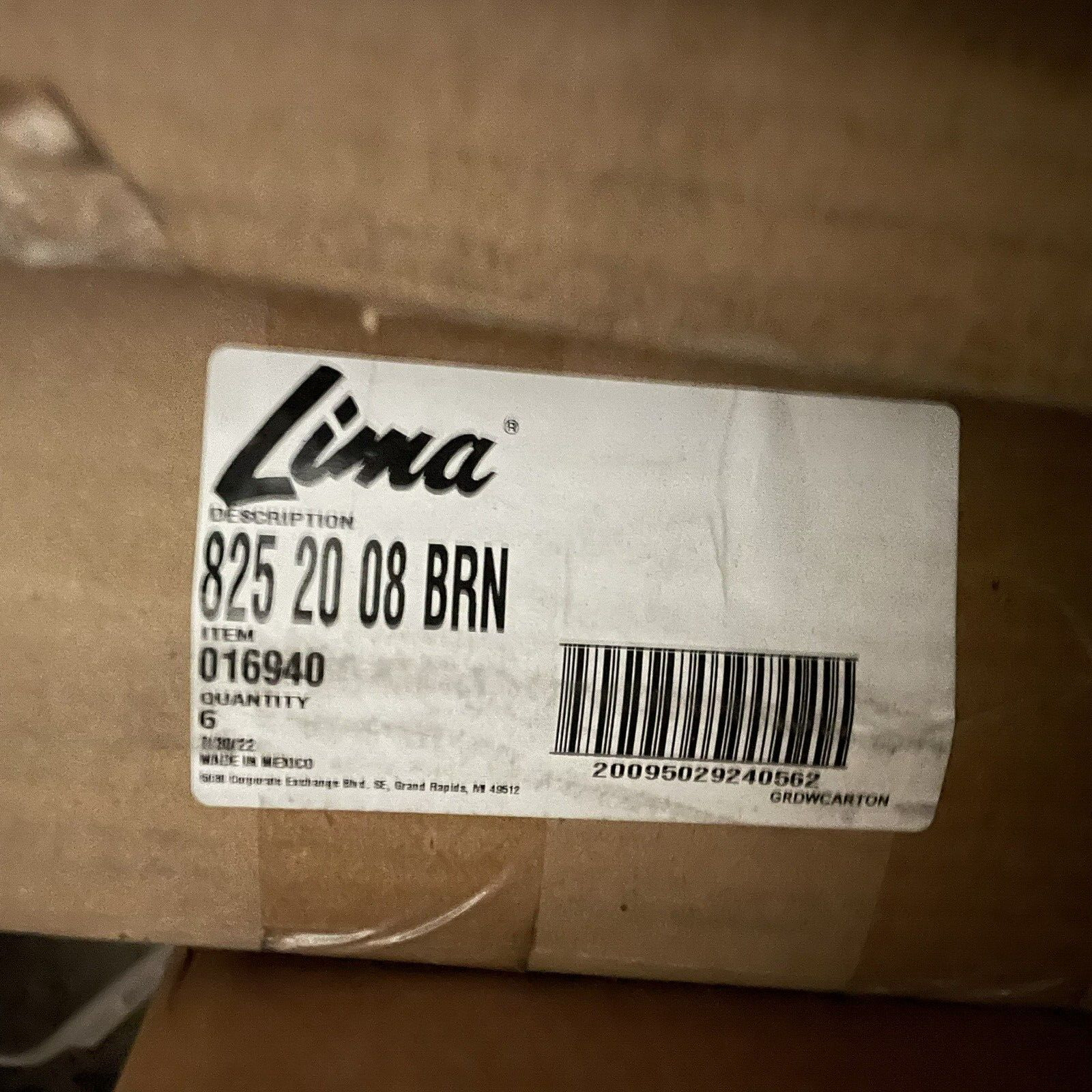 Lima 825 Series steel return floor grille. Brown. 20x08 BRN (016940)