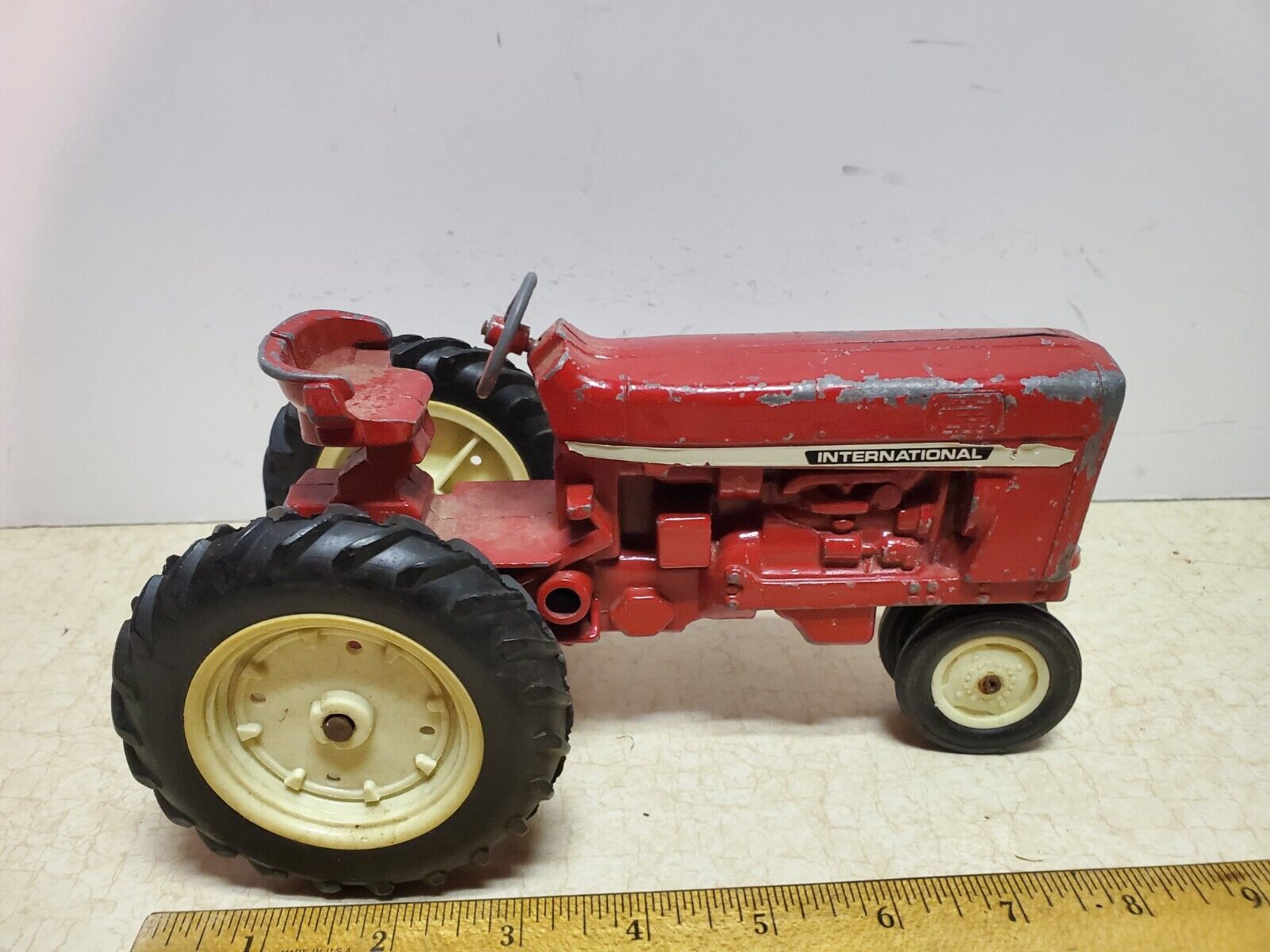 Toy /16 Scale - Ertl  International Harvester 544 Tractor # 2