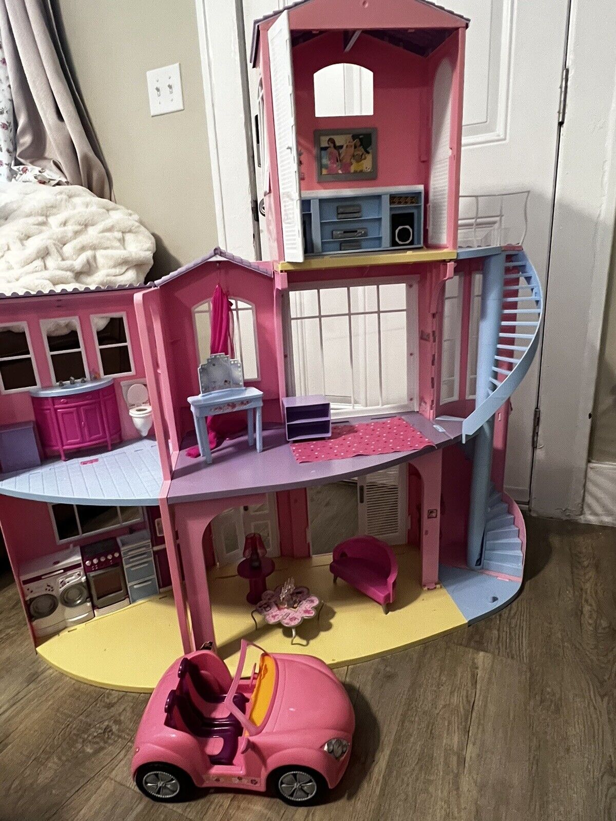 HUGE 2006 Mattel Barbie 3 Story Dream House With Working Sounds & Some Furniture