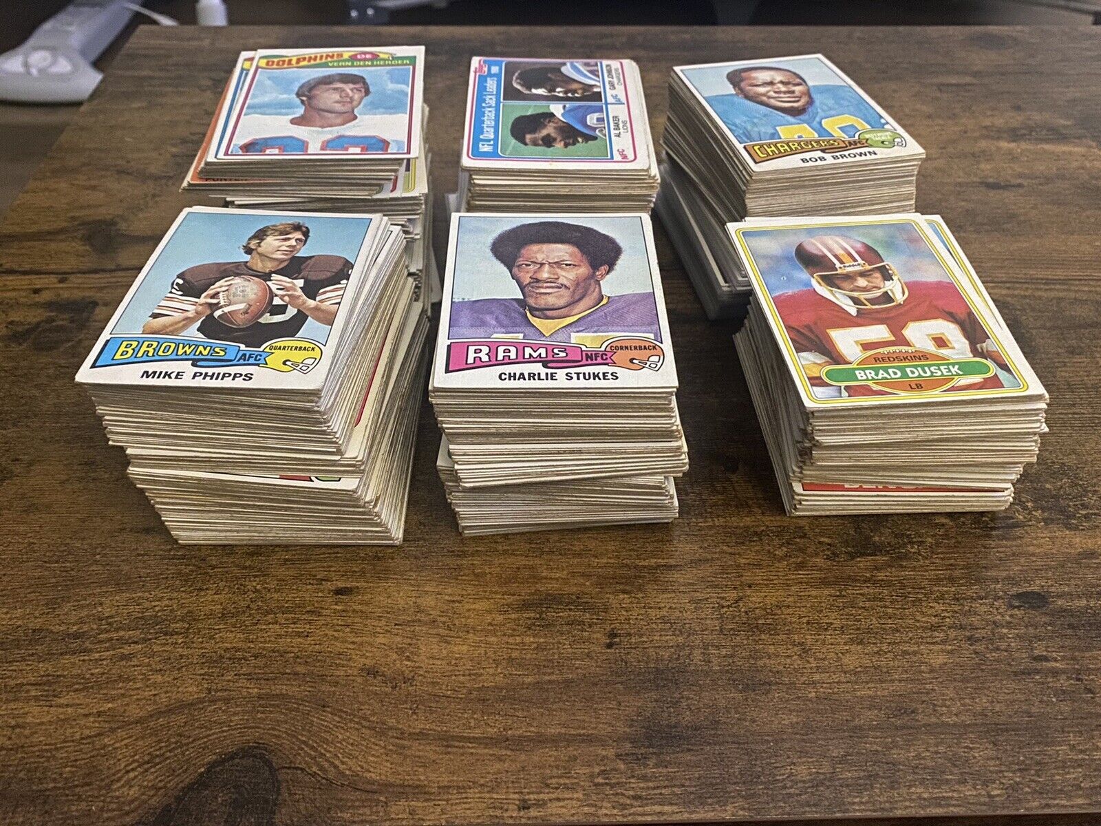 HUGE Vintage Football Card Lot 750 70s-80s Cards. Cards Are NM-VG Condition