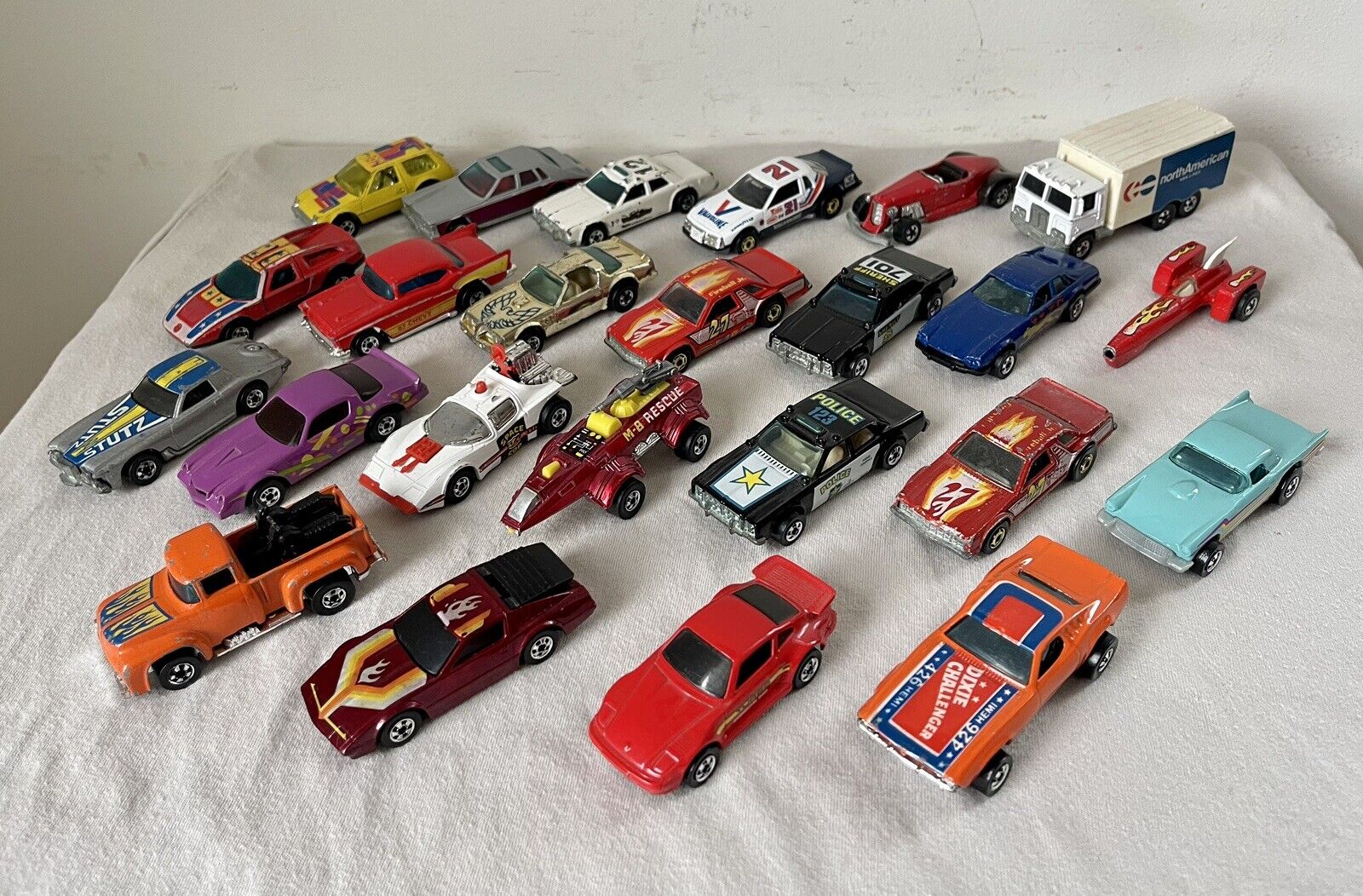(24)  Vintage Collection Lot Mattel Blackwall Hot Wheels Cars Trucks Old Toys