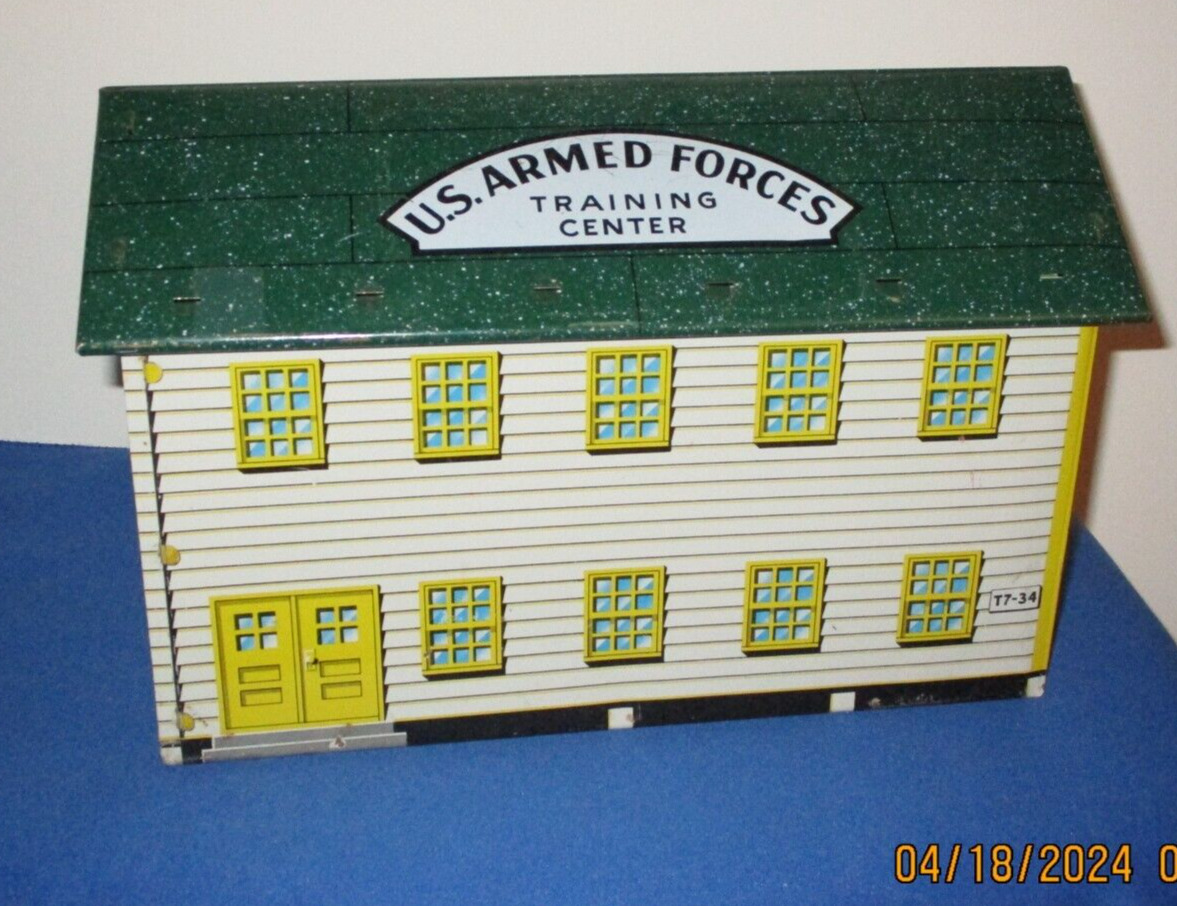 VINTAGE MARX 1950s TIN ARMY TRAINING CENTER BARRACK\'S BUILING FOR TOY SOLDIERS