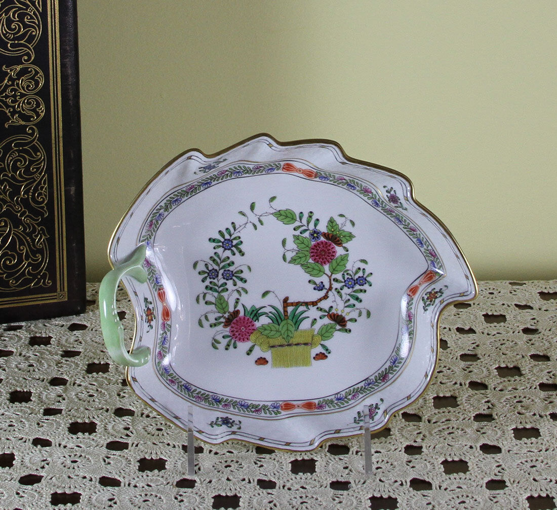 Exquisite Hand-Painted Small Leaf Shaped Dish with Fleurs des Indes by Herend