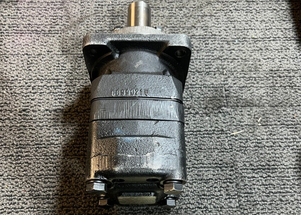 Hybel 66990210 Hydraulic Gear Pump Gray 4-Bolts
