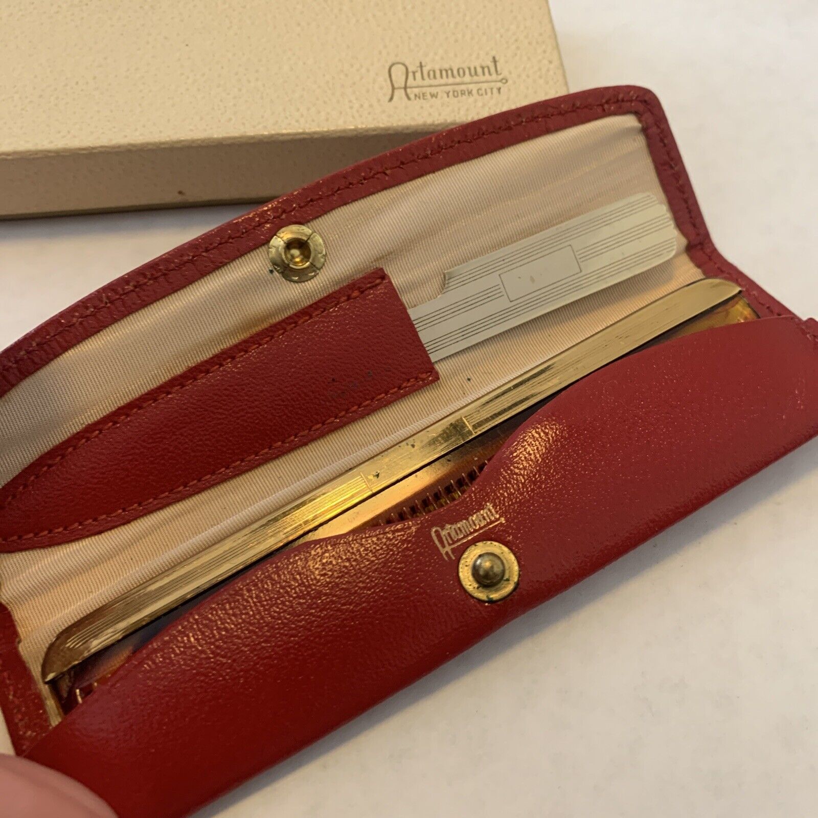 Artamount Vintage Case With Comb Nail File In Red Case In Box